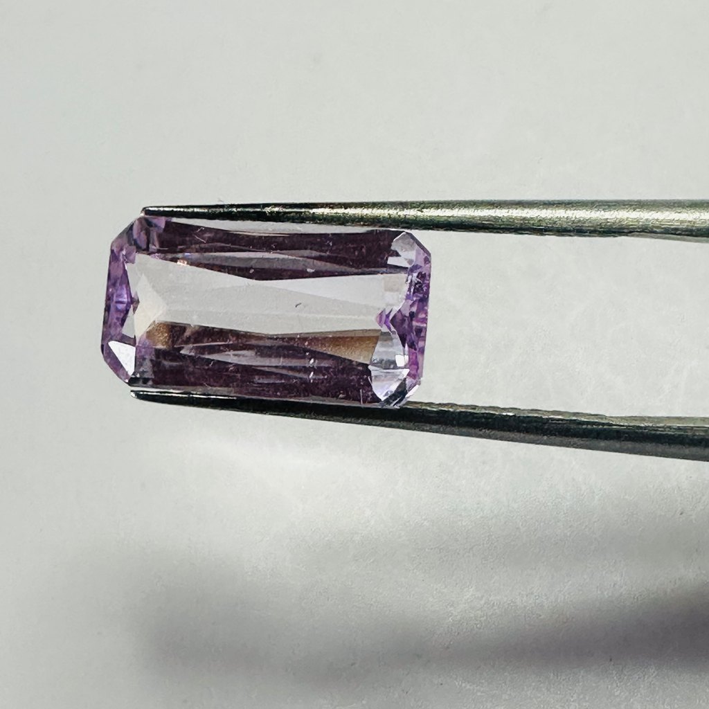 Kunzite pink rectangle 11.6x6.4mm  2.66cts image 1