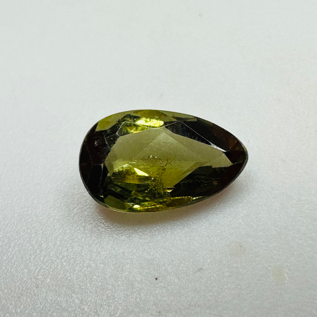 ANDALUSITE DROP  9MMX5MM.  1.24CTS GREEN TO RED image 0