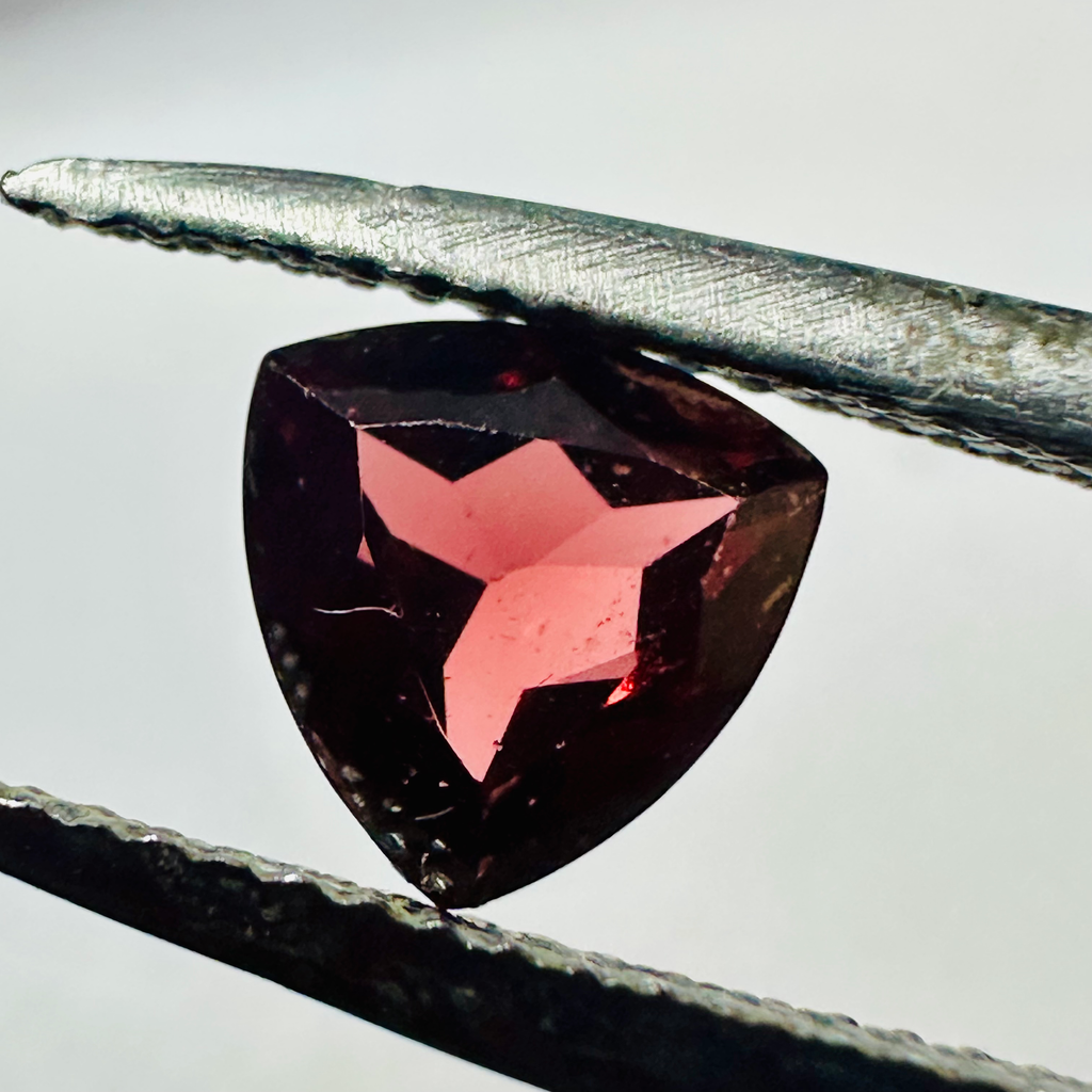 GARNET TRILLION 5.9MM  0.86CTS ORANGE/RED image 3