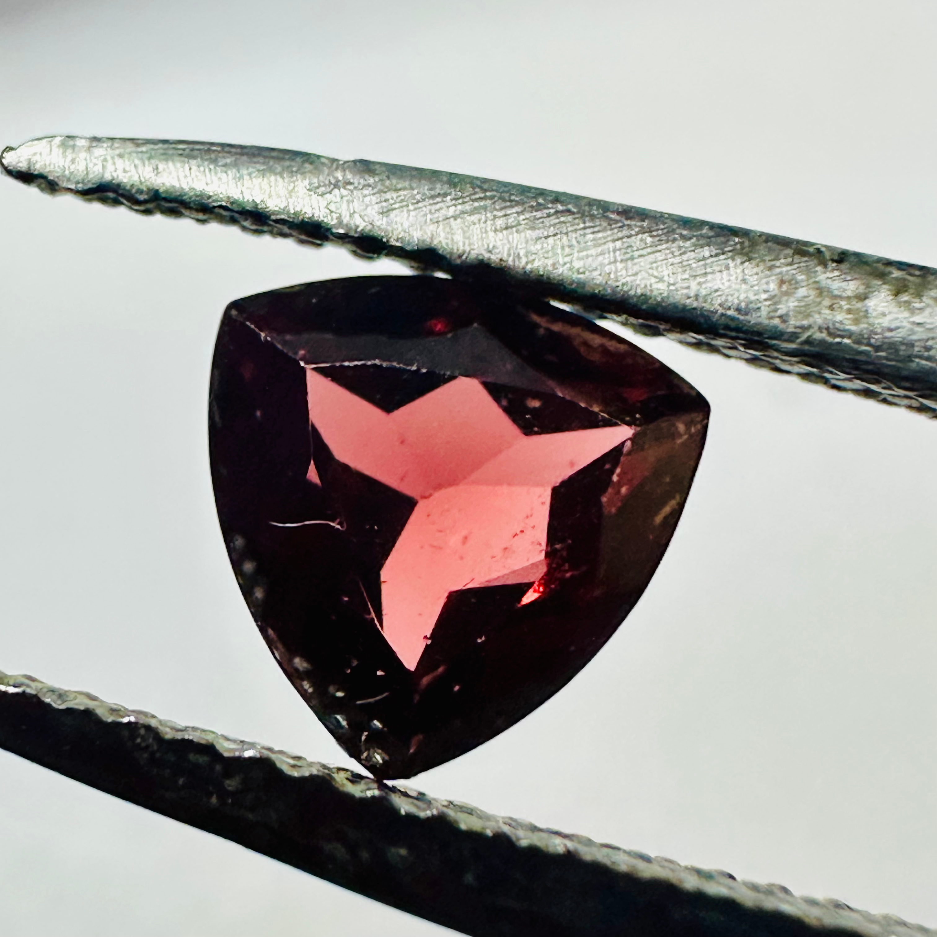 GARNET TRILLION 5.9MM  0.86CTS ORANGE/RED image 3