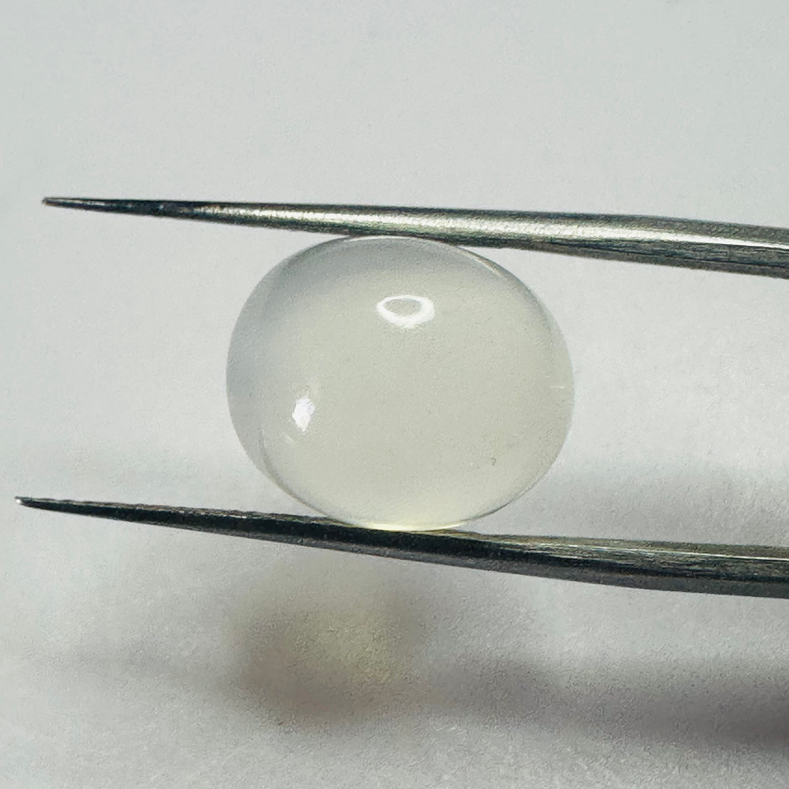 Moonstone  white moon oval 13.2mmx11mm  8.52cts image 1