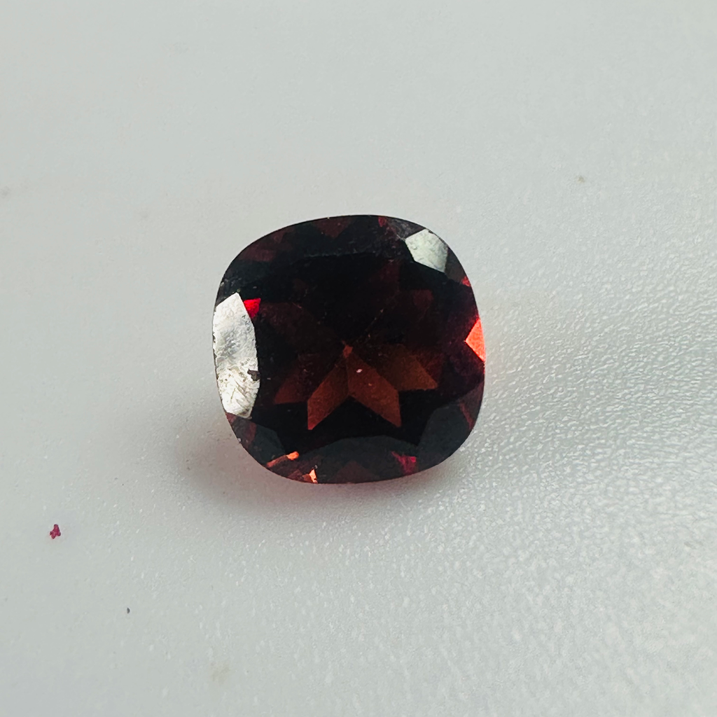 GARNET SQUARE.  6MMX6MM 1.13CTS image 1