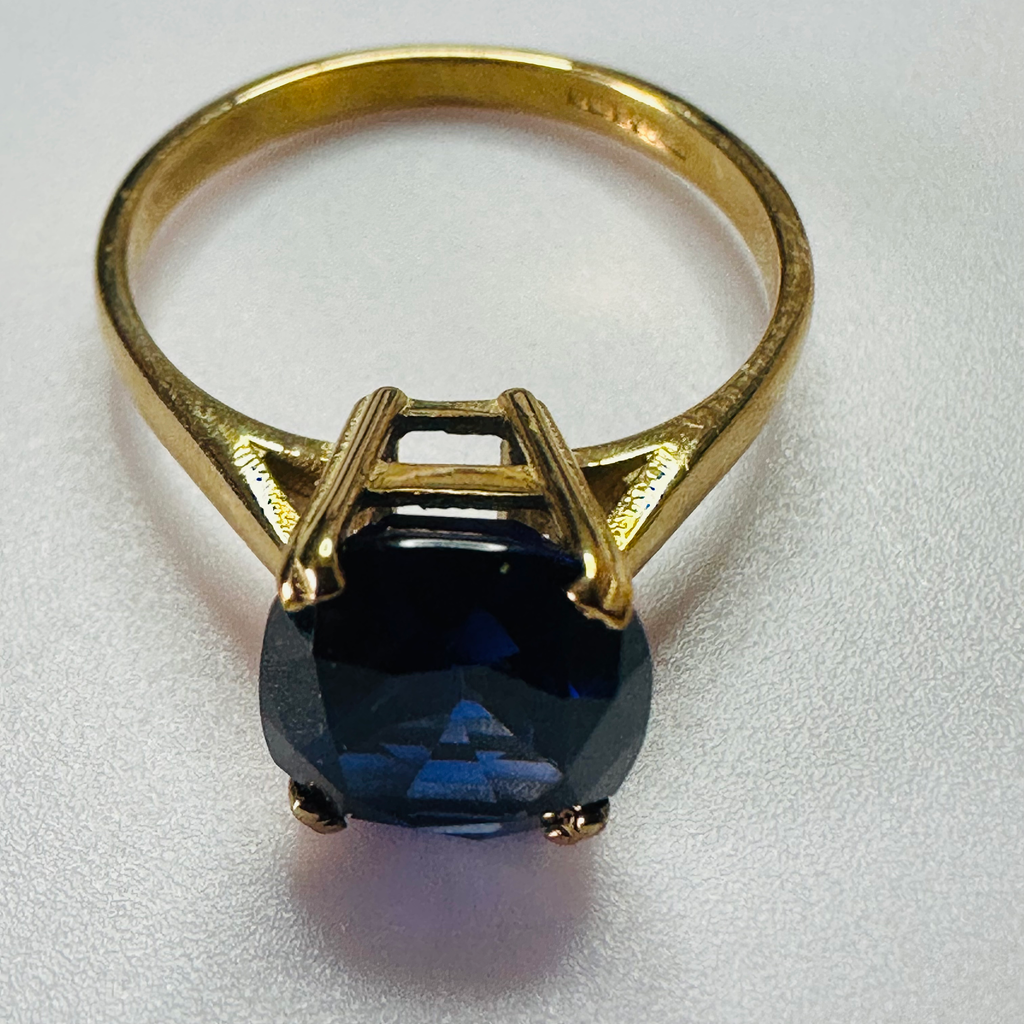 Hand cut Synthetic Sapphire Royal Blue Yellow 9ct yellow gold ring size N image 6