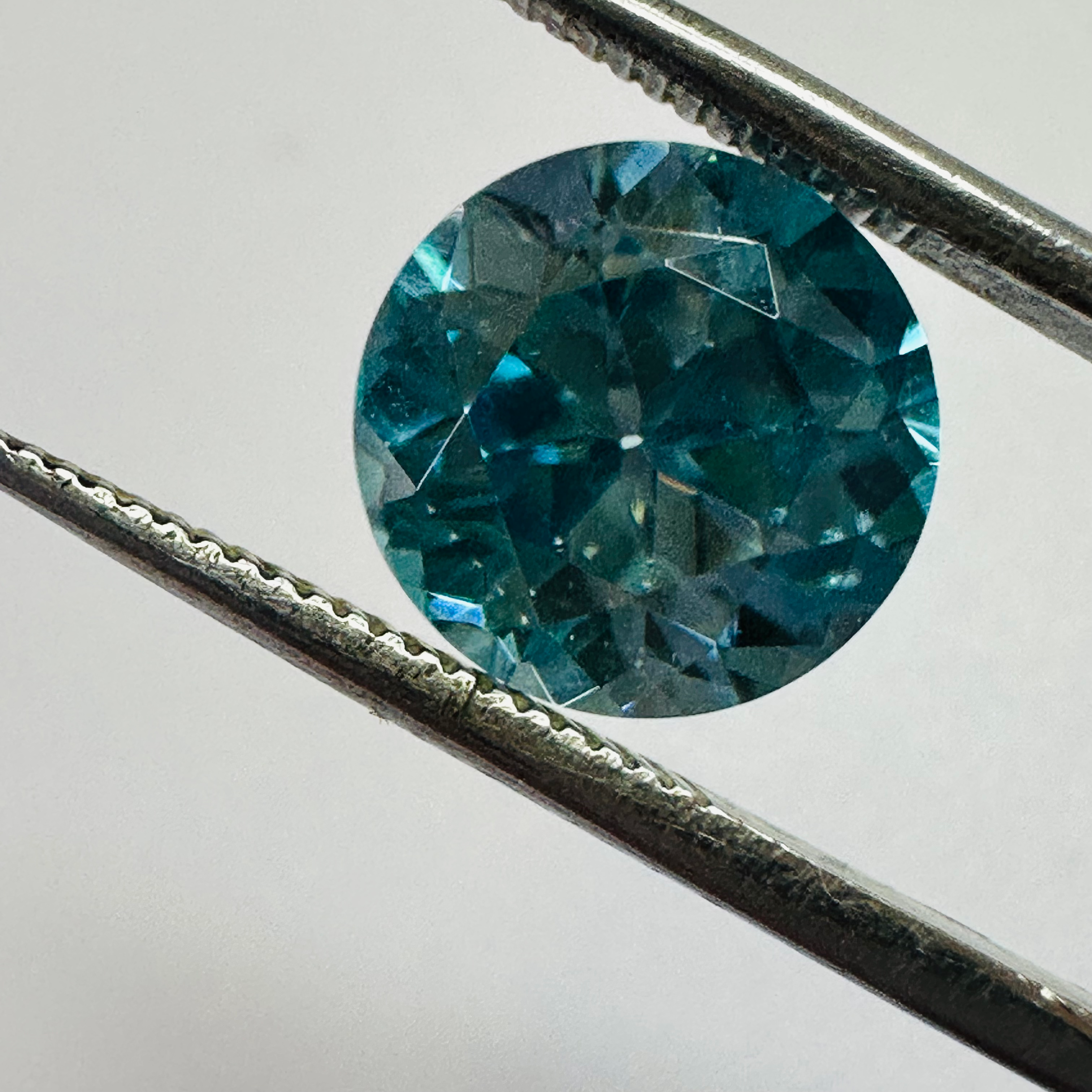 ZIRCON BLUE ROUND. 9.5MM  4.89CTS image 5