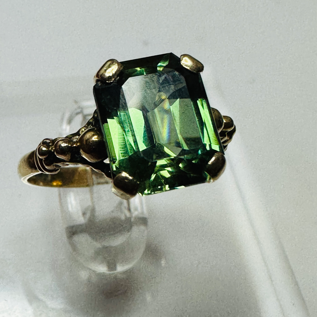 Vintage 9ct yellow gold Syntetic Spinel ring size N image 3