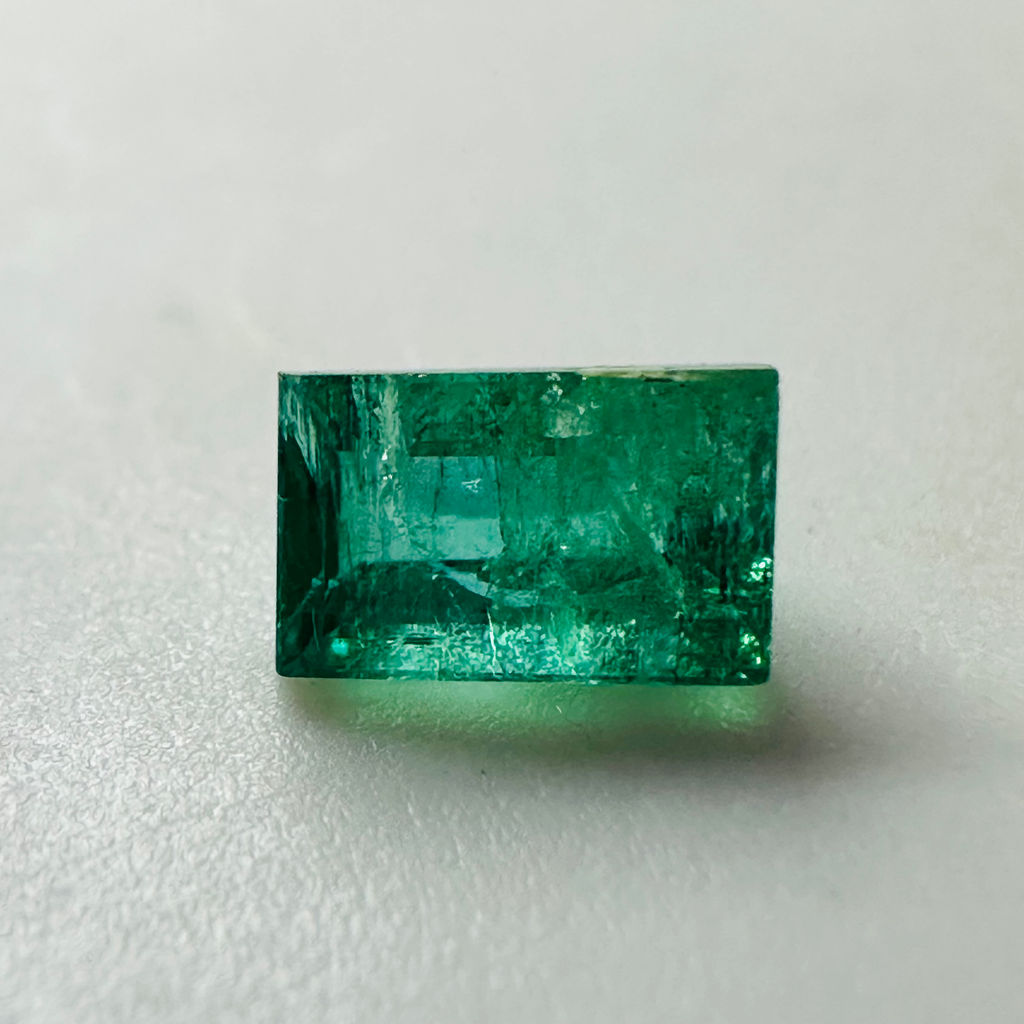 EMERALD OCTAGON 6MM X  4MM 0.78CTS image 0