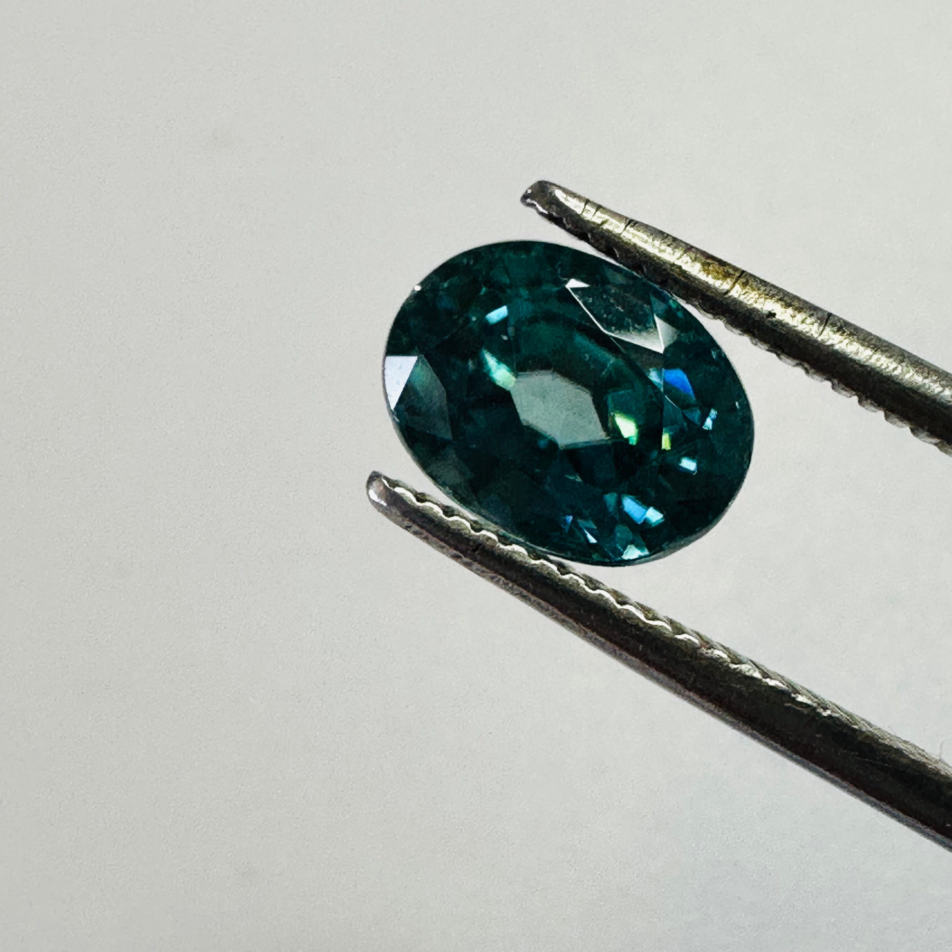 ZIRCON BLUE OVAL. 8MMX6MM  2.49CTS image 1