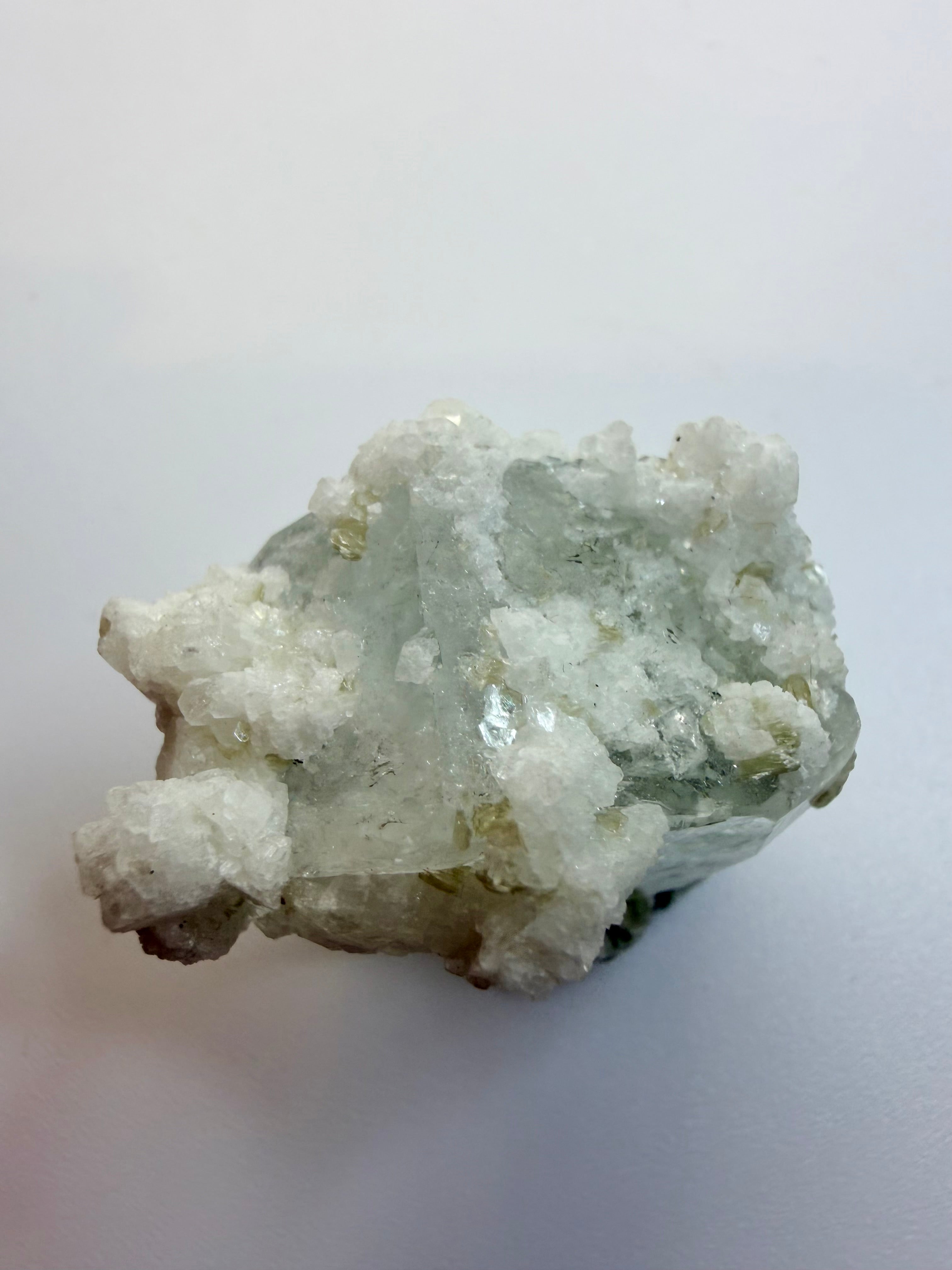 Raw aquamarine specimen