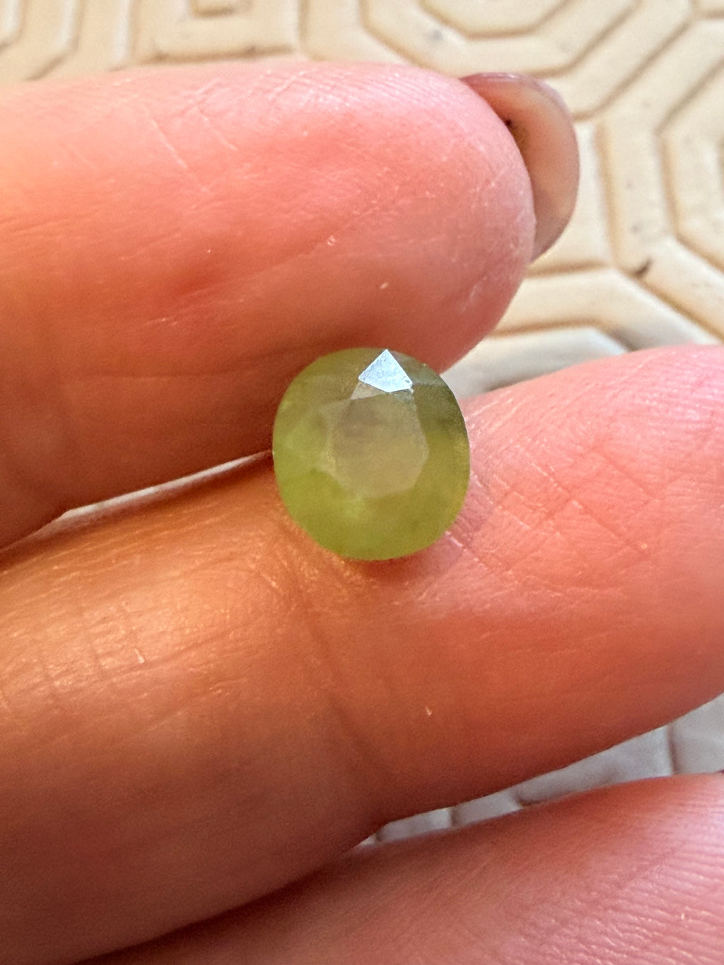Sapphire Green Oval 8.4 × 7.6mm 2.85ct