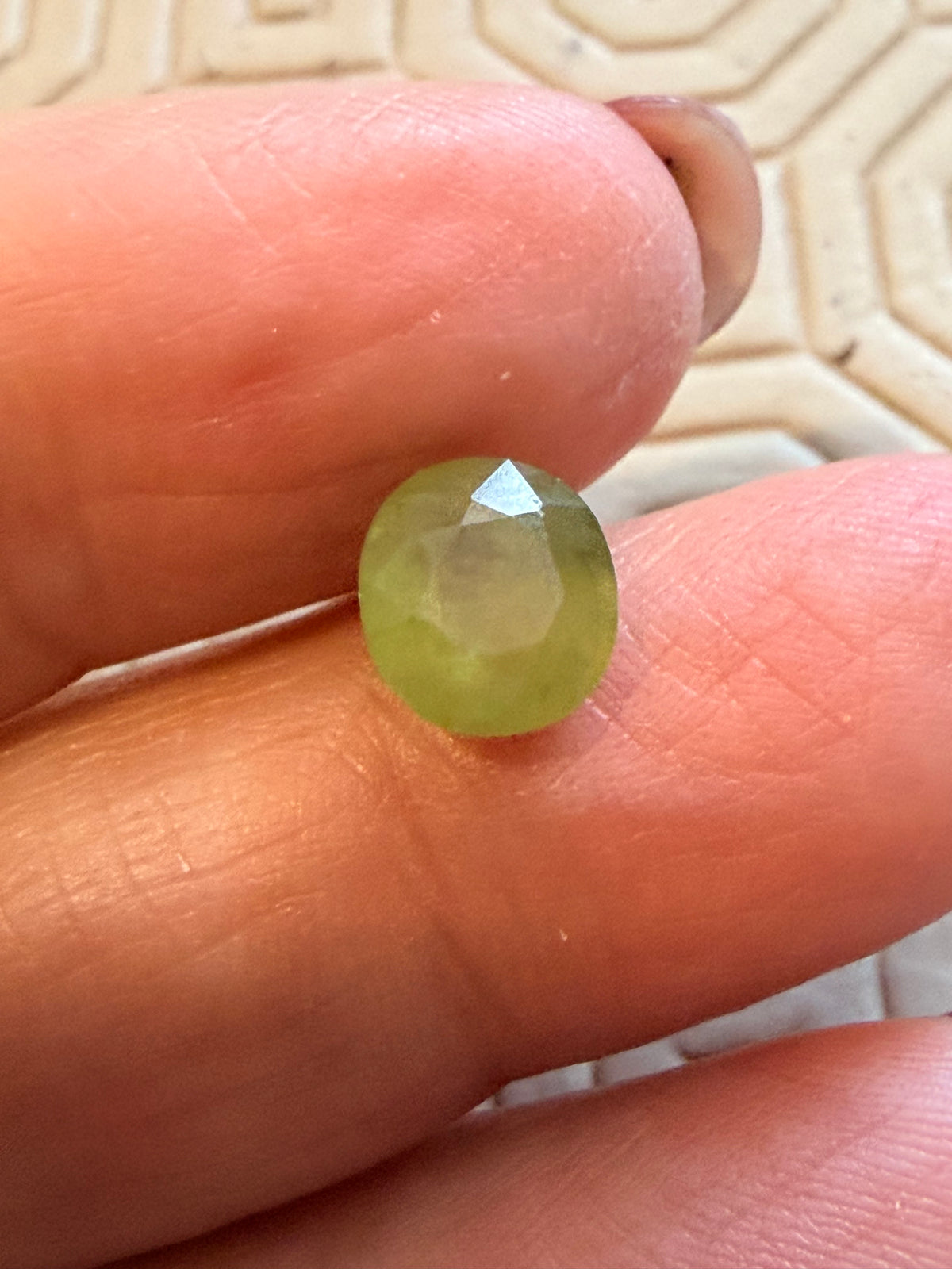 Sapphire Green Oval 8.4 × 7.6mm 2.85ct