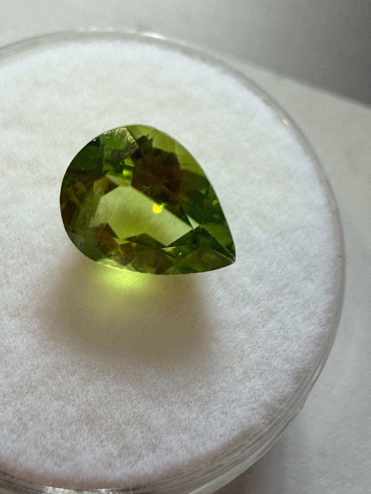 Peridot Pear 10 × 7.7mm 2.34ct