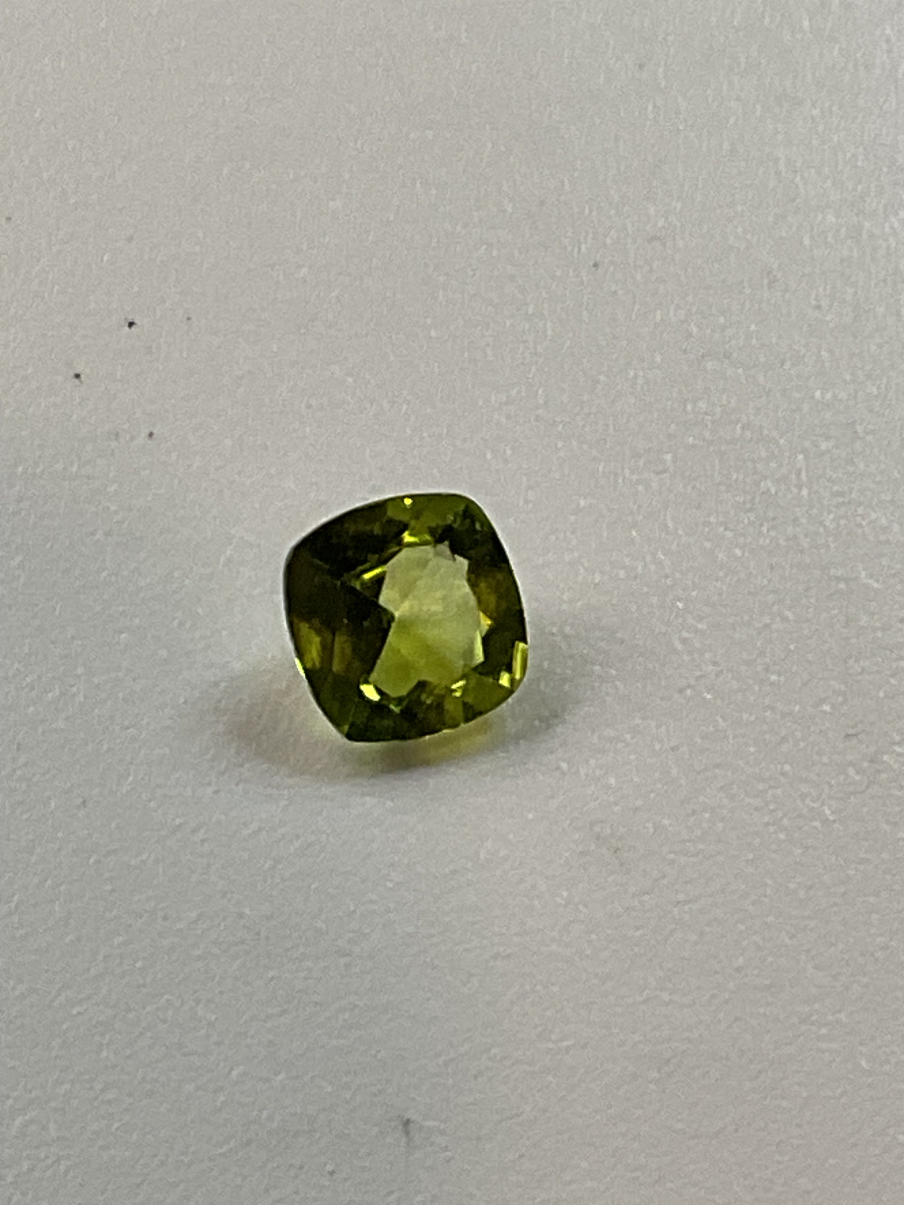 Natural Peridot Square 6x6mm 0.87cts