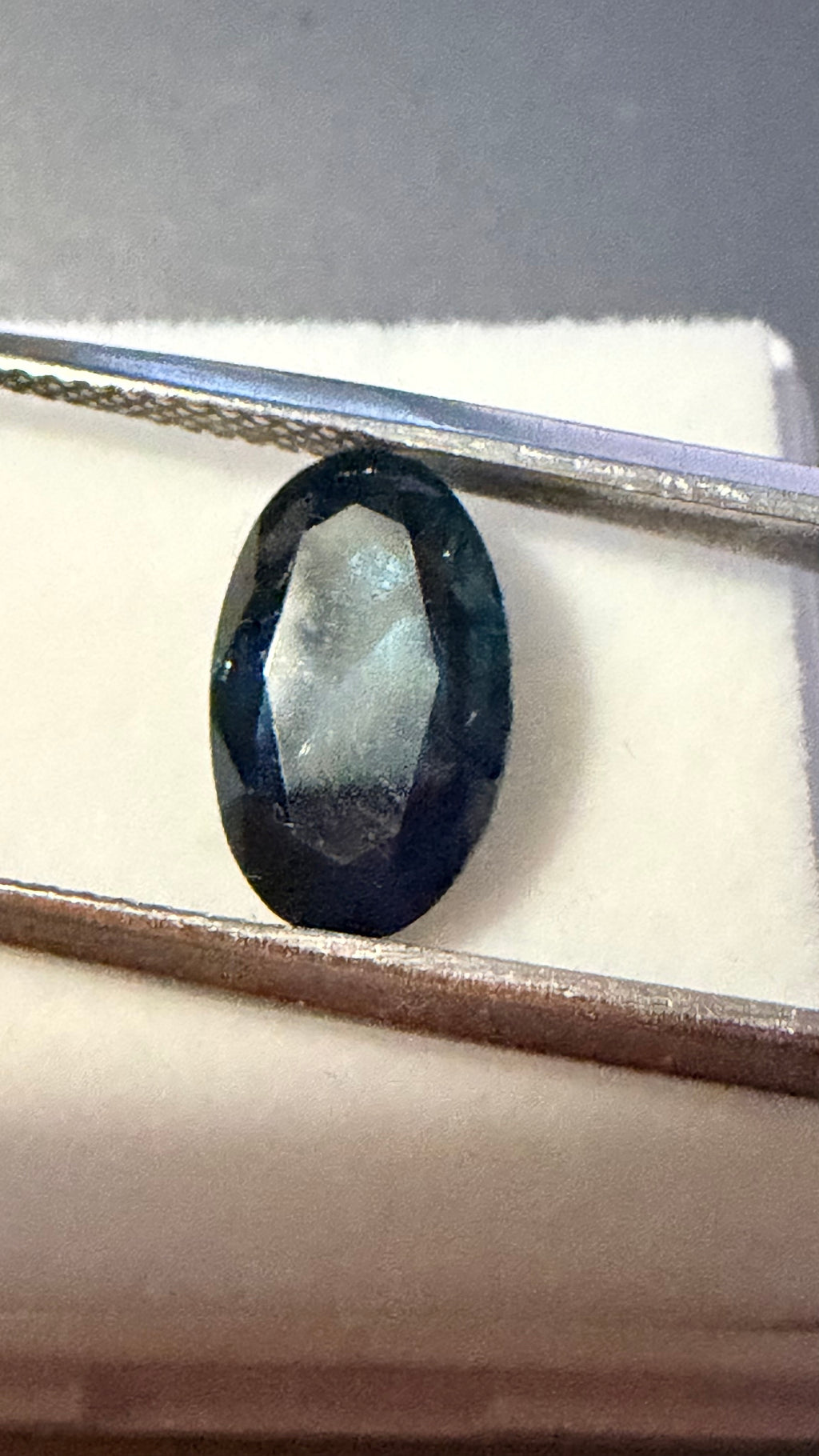 Sapphire Australian Oval Cut 11.6mm × 7.5mm 3.84cts