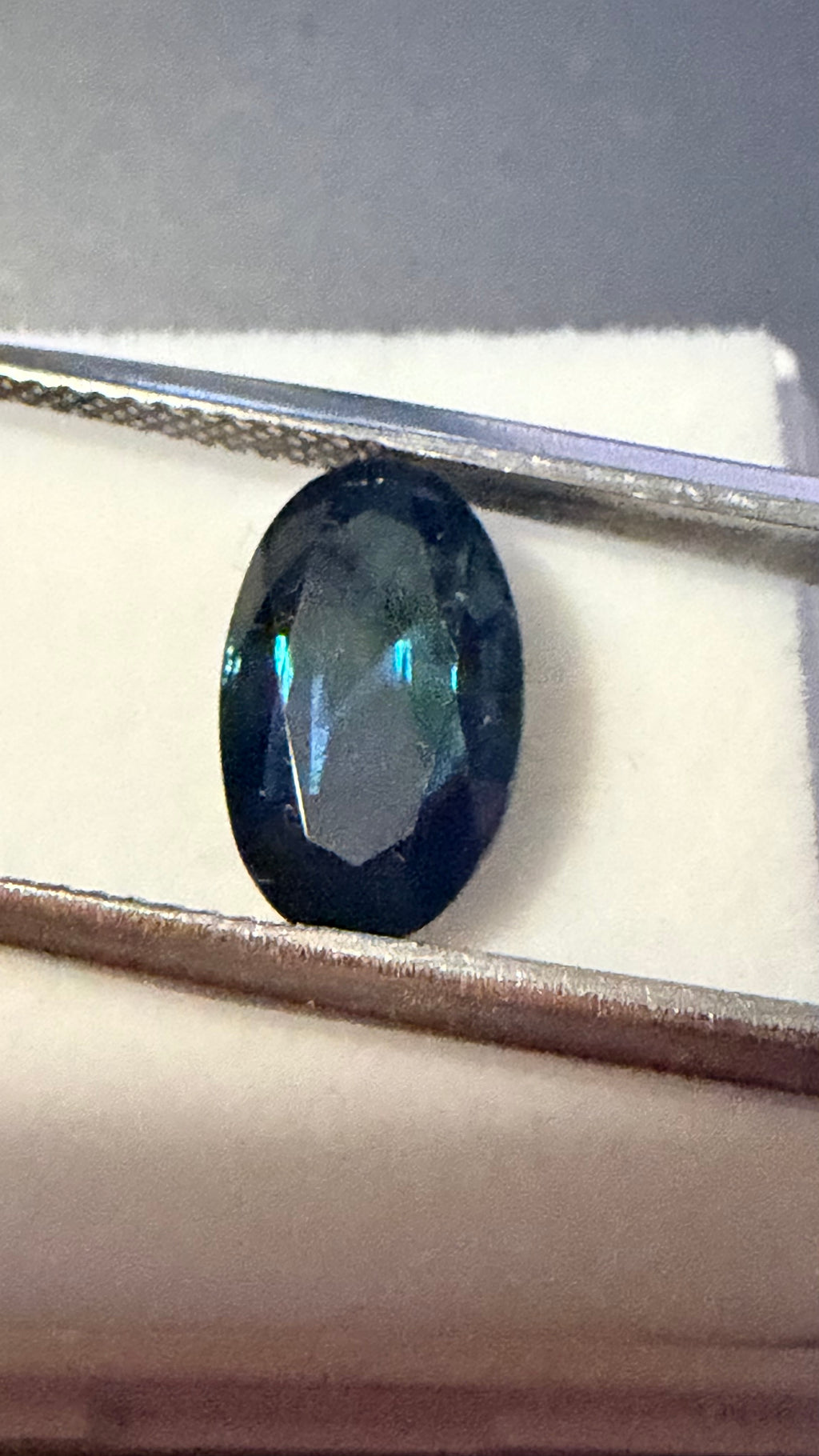 Sapphire Australian Oval Cut 11.6mm × 7.5mm 3.84cts