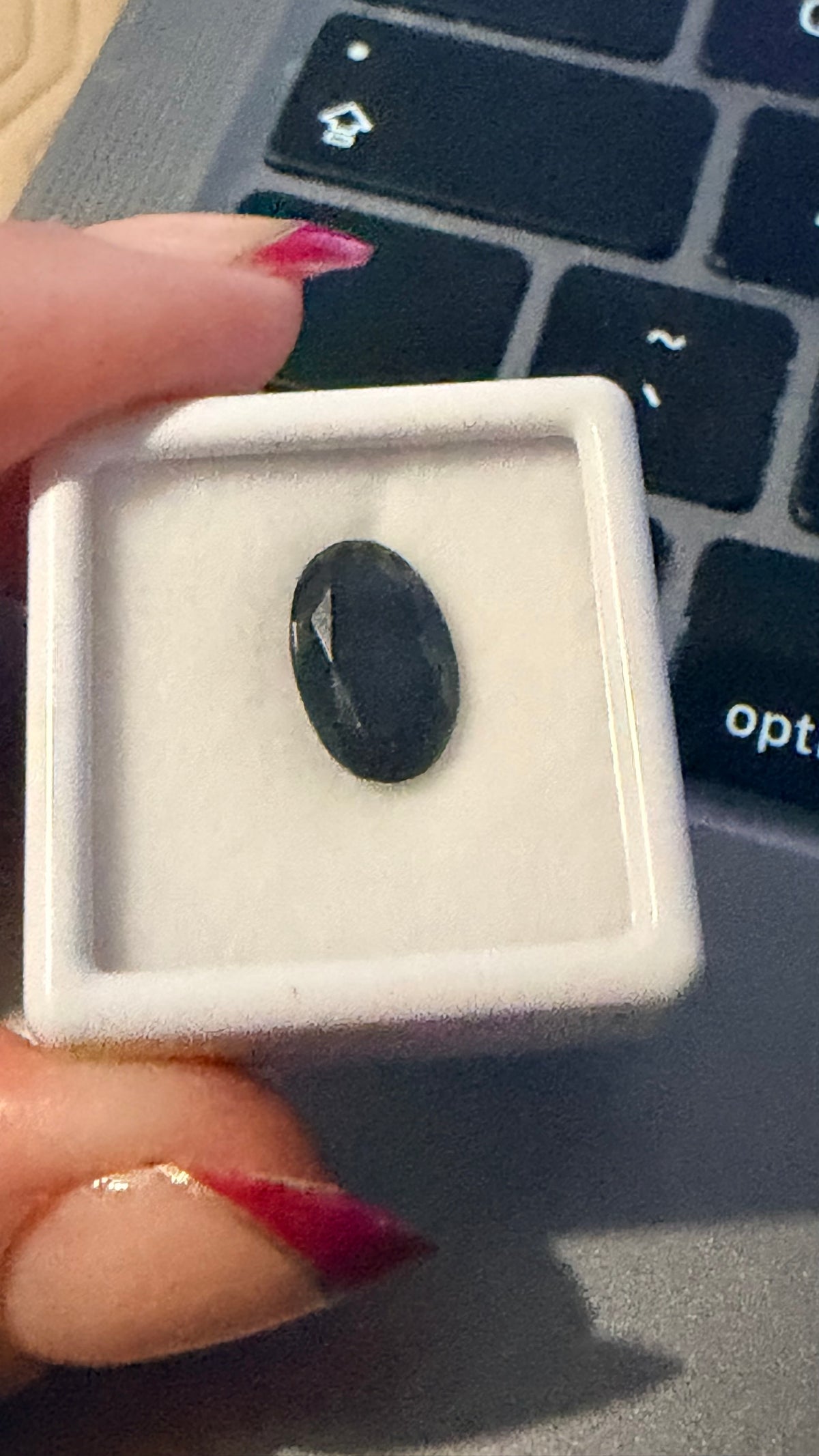 Sapphire Australian Oval Cut 11.6mm × 7.5mm 3.84cts