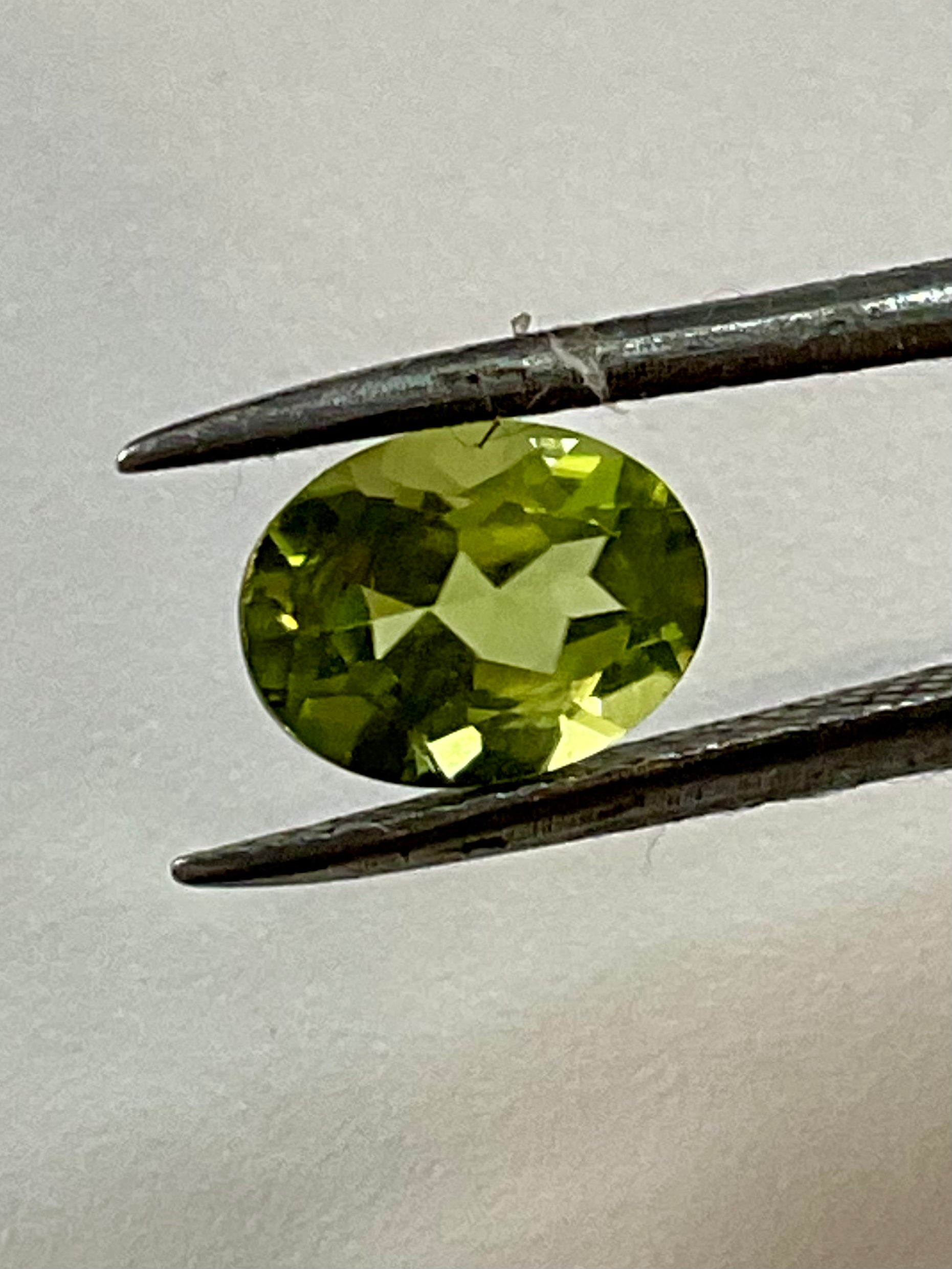 Natural Peridot Oval 8x6mm 1.51cts
