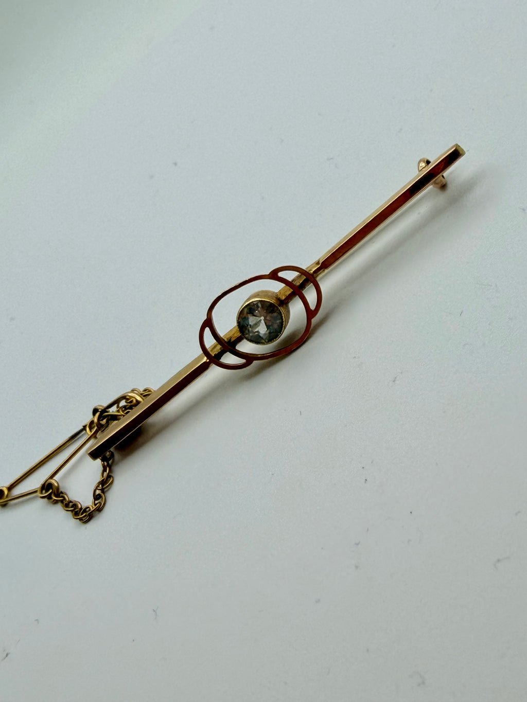 Antique 15ct Aquamarine brooch with safety chain