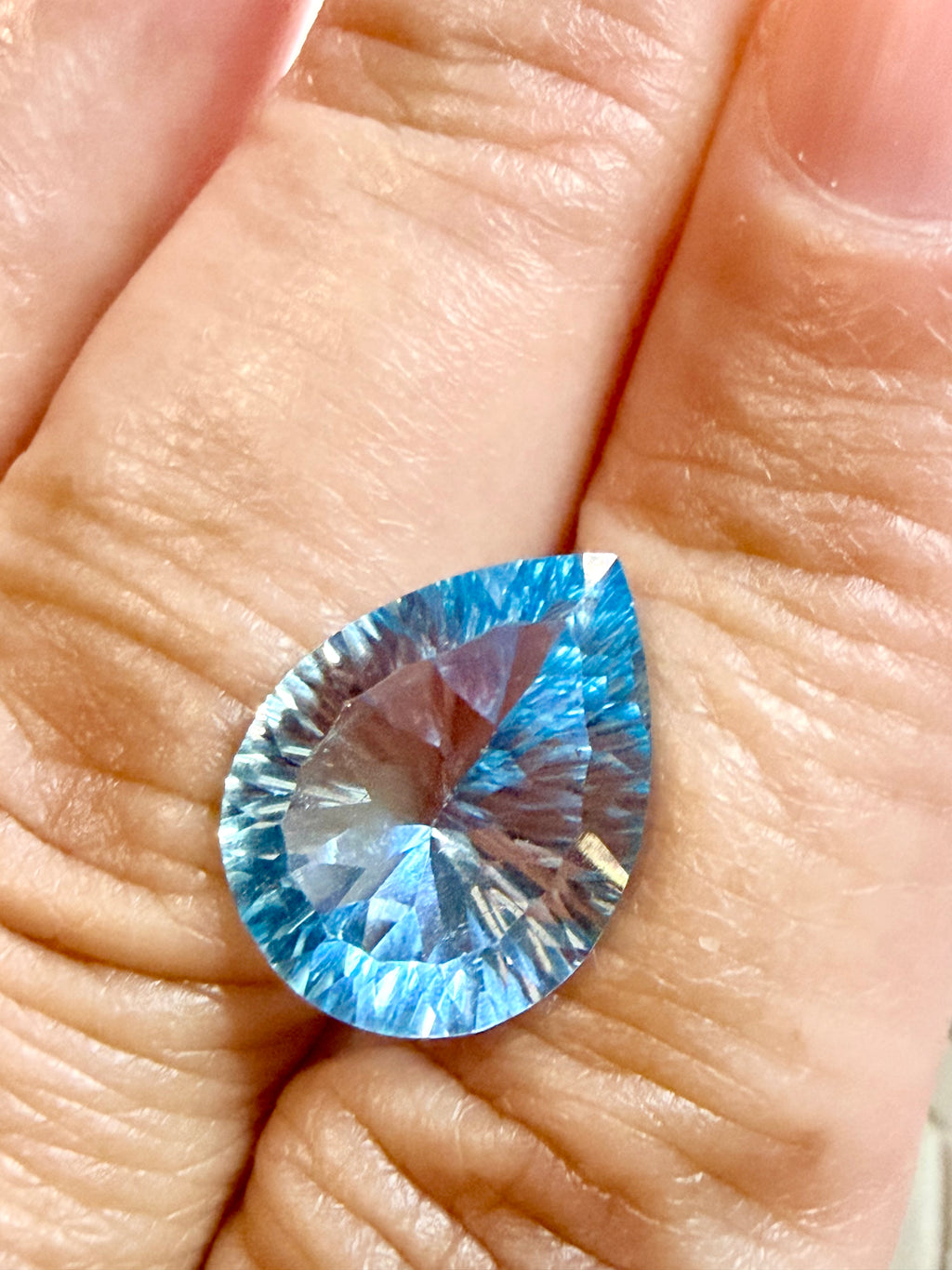 Natural Sky Blue Topaz 9.00ct – Millennium Cut – 16 x 12mm