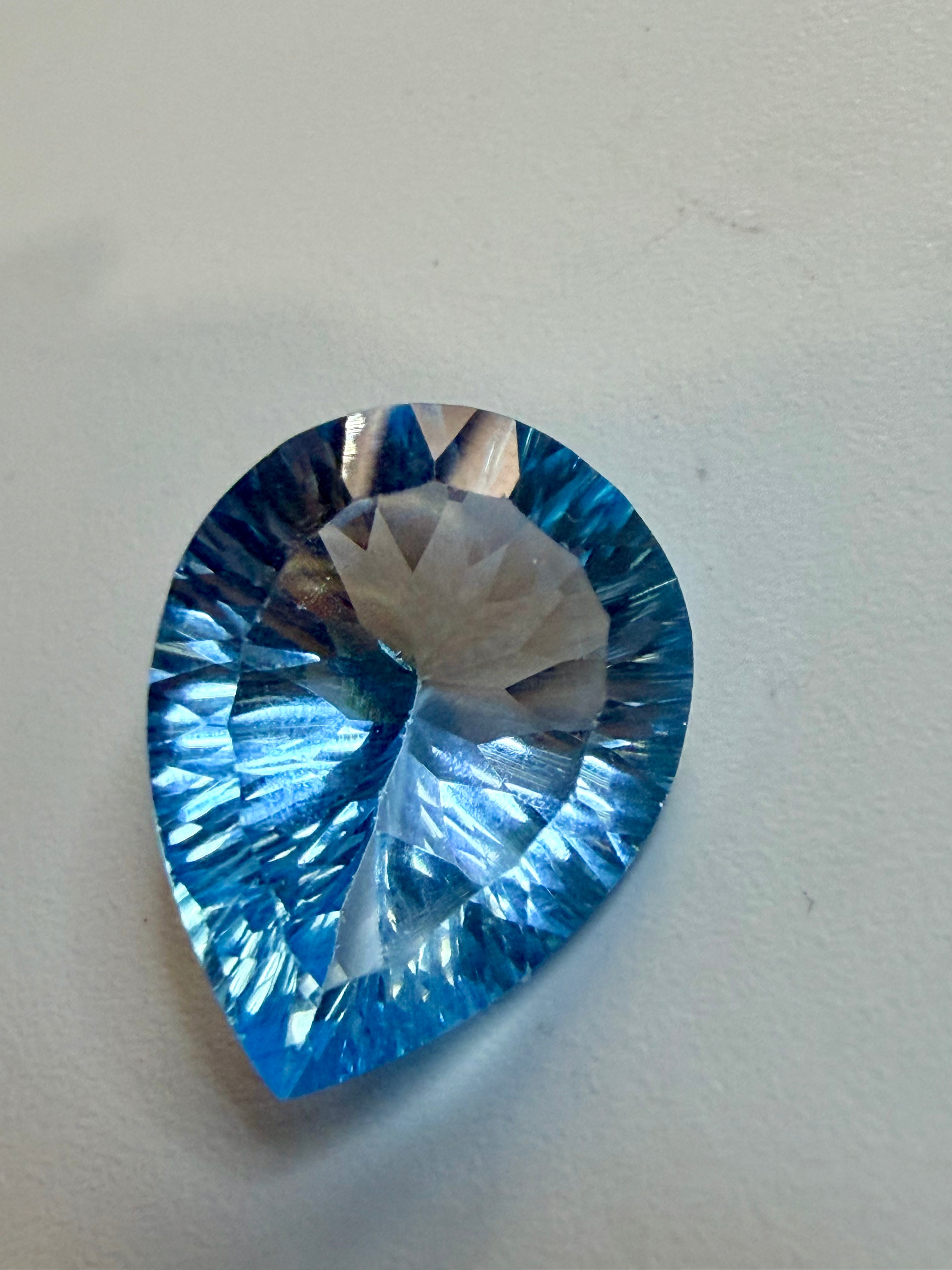 Natural Sky Blue Topaz 9.00ct – Millennium Cut – 16 x 12mm