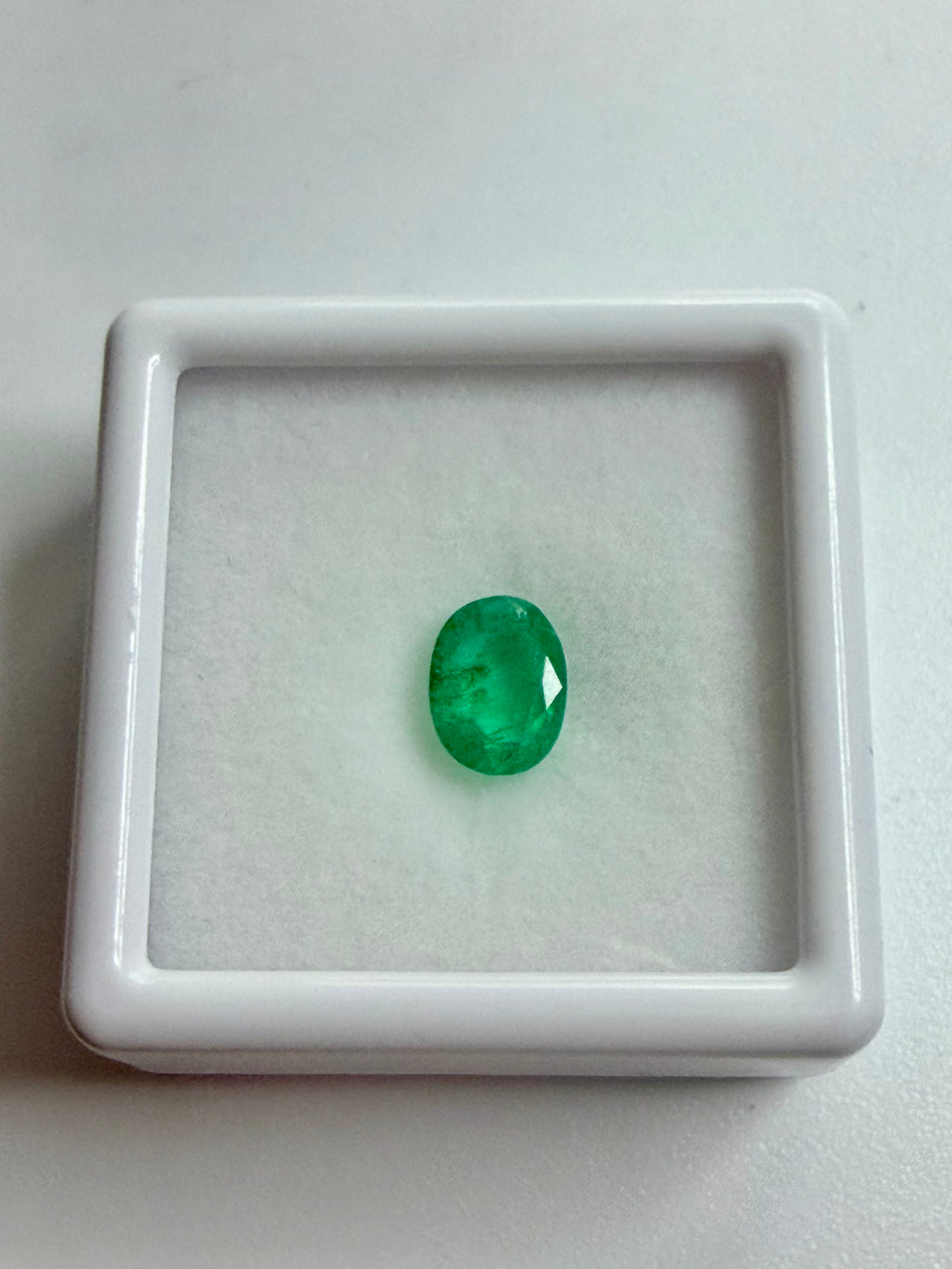 Natural Emerald 1.03ct – Oval Cut – 6.9x5.11mm