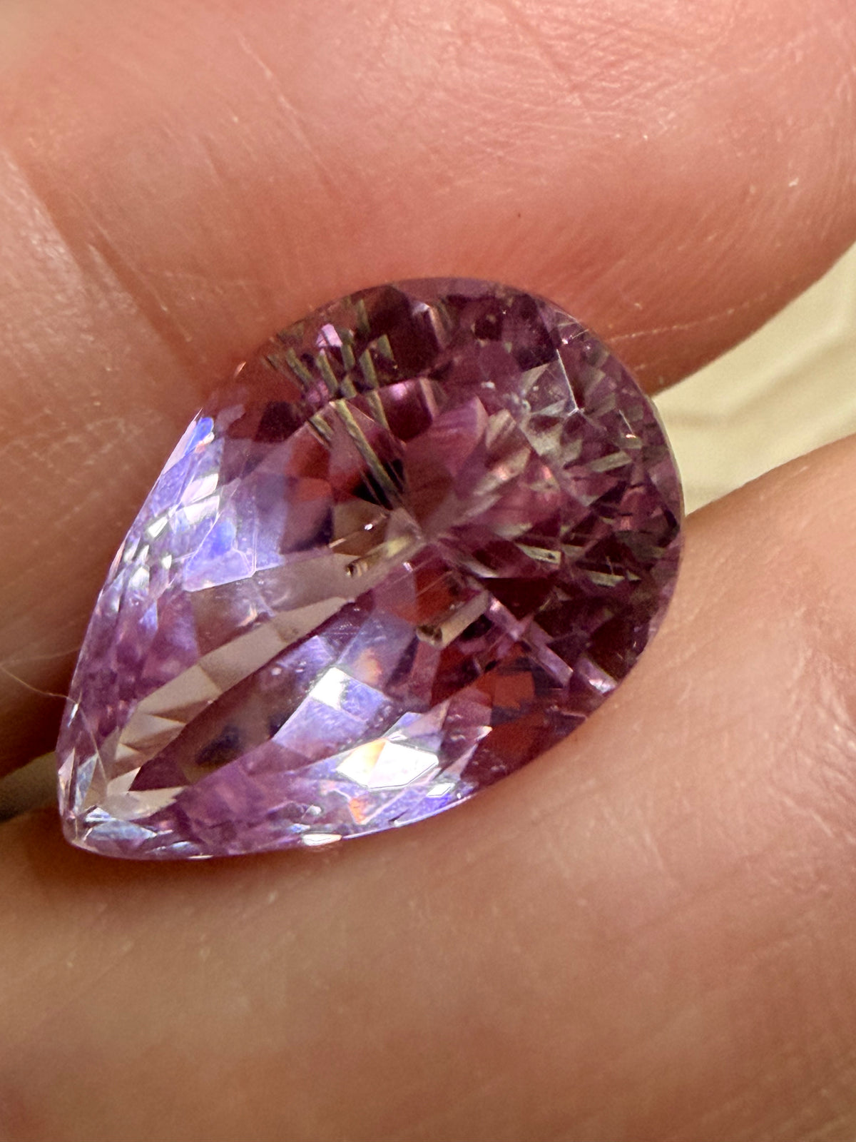 Natural Rutilated Kunzite Pear 17.4x11.4mm 12.82cts – Pink-Violet