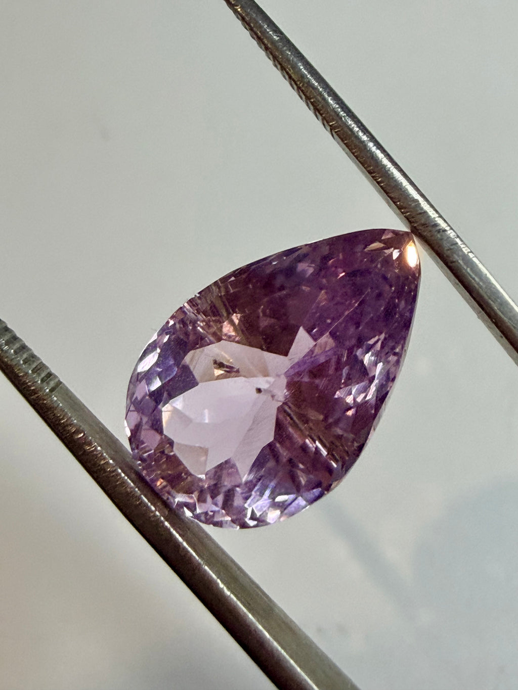 Natural Rutilated Kunzite Pear 17.4x11.4mm 12.82cts – Pink-Violet