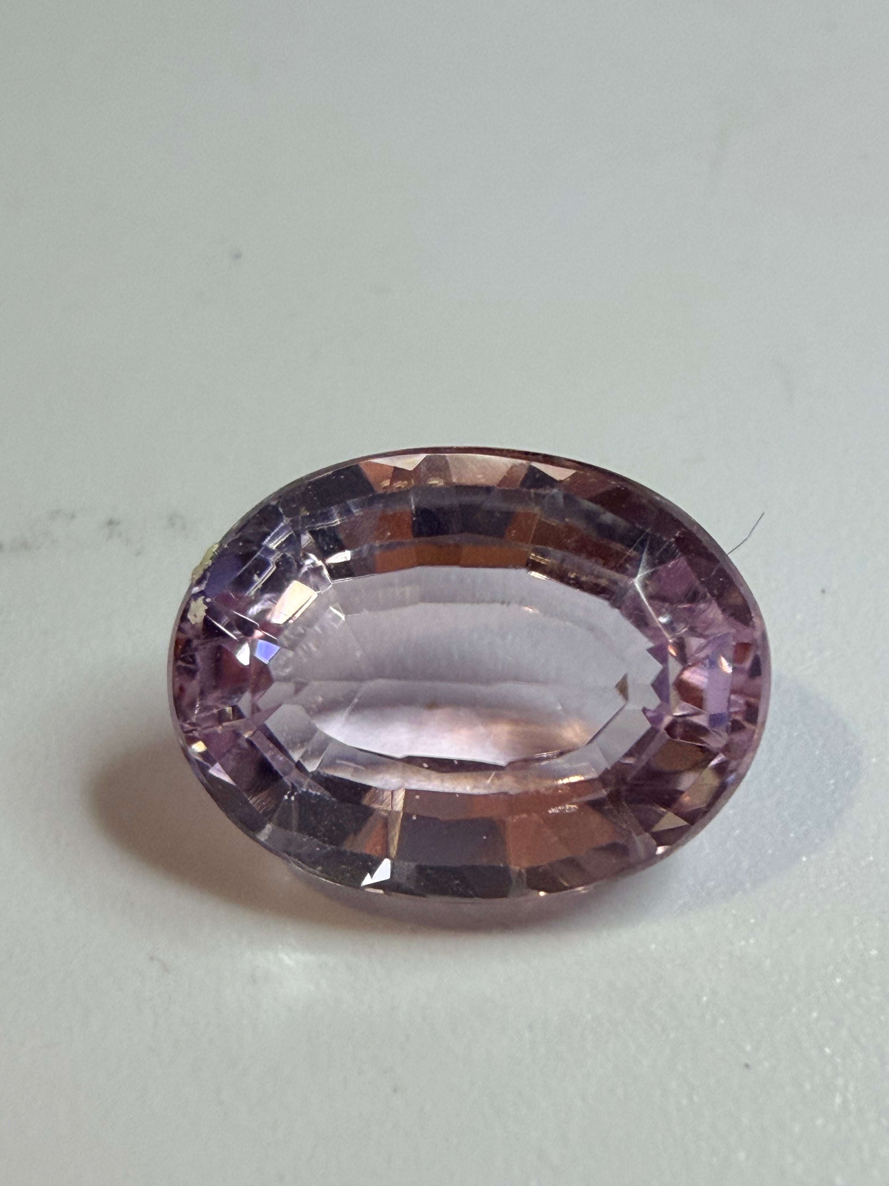 Natural Kunzite Oval 12.4x9.2mm 5.26cts – Pink-Violet Eye Clean