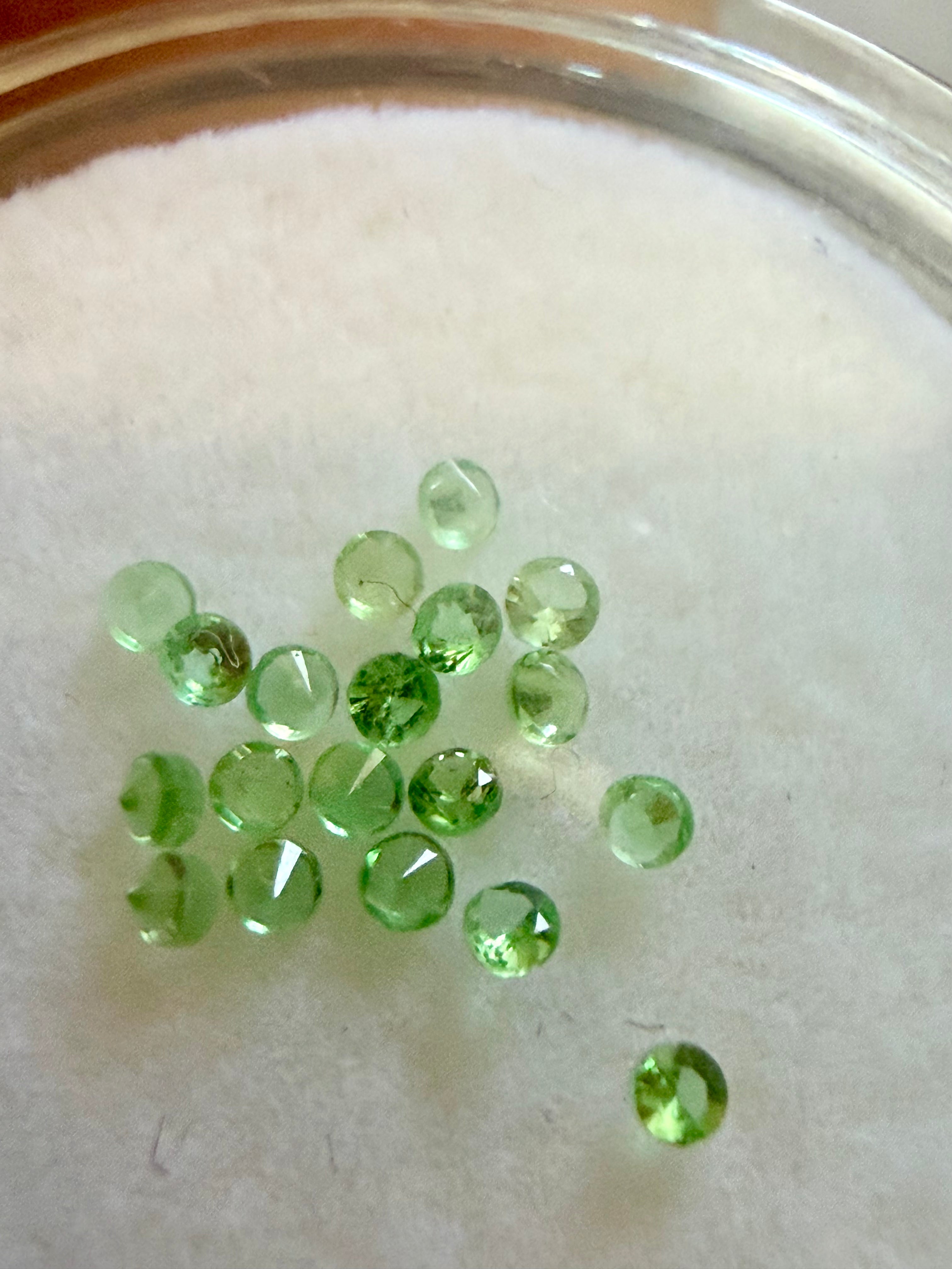 Tsavorite Green Garnet 1mm Round 0.20ct