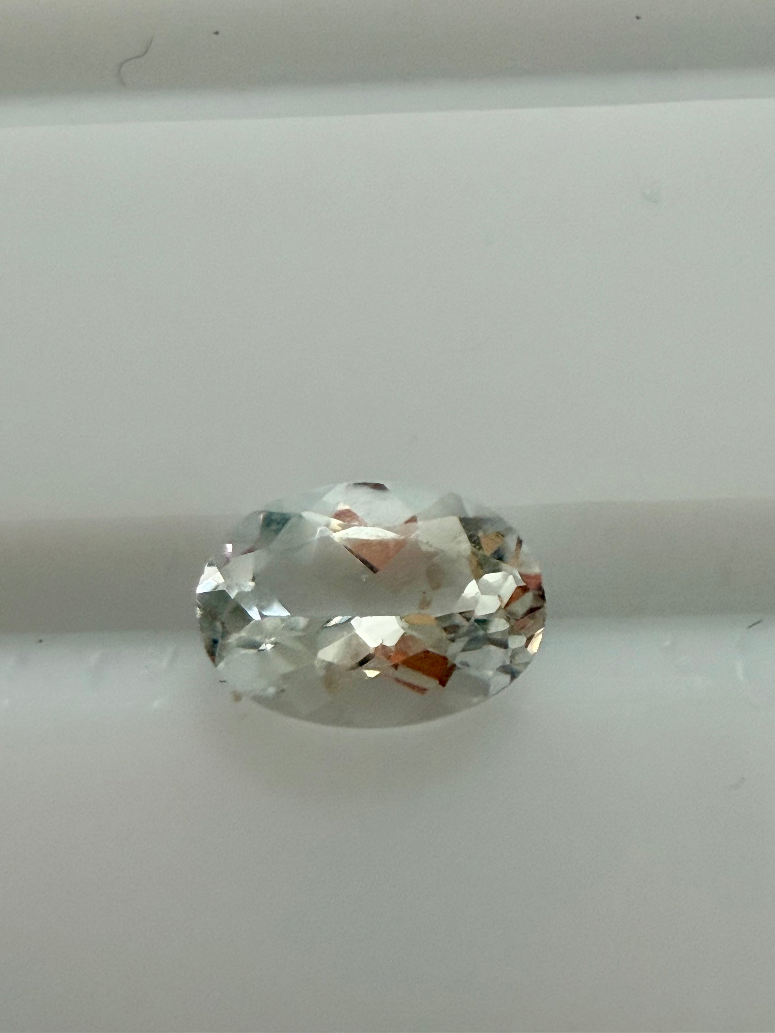Goshenite Oval 7x5mm 0.68ct