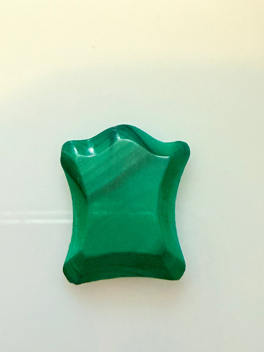 Malachite Shield 16.4x14.6mm 9.30cts