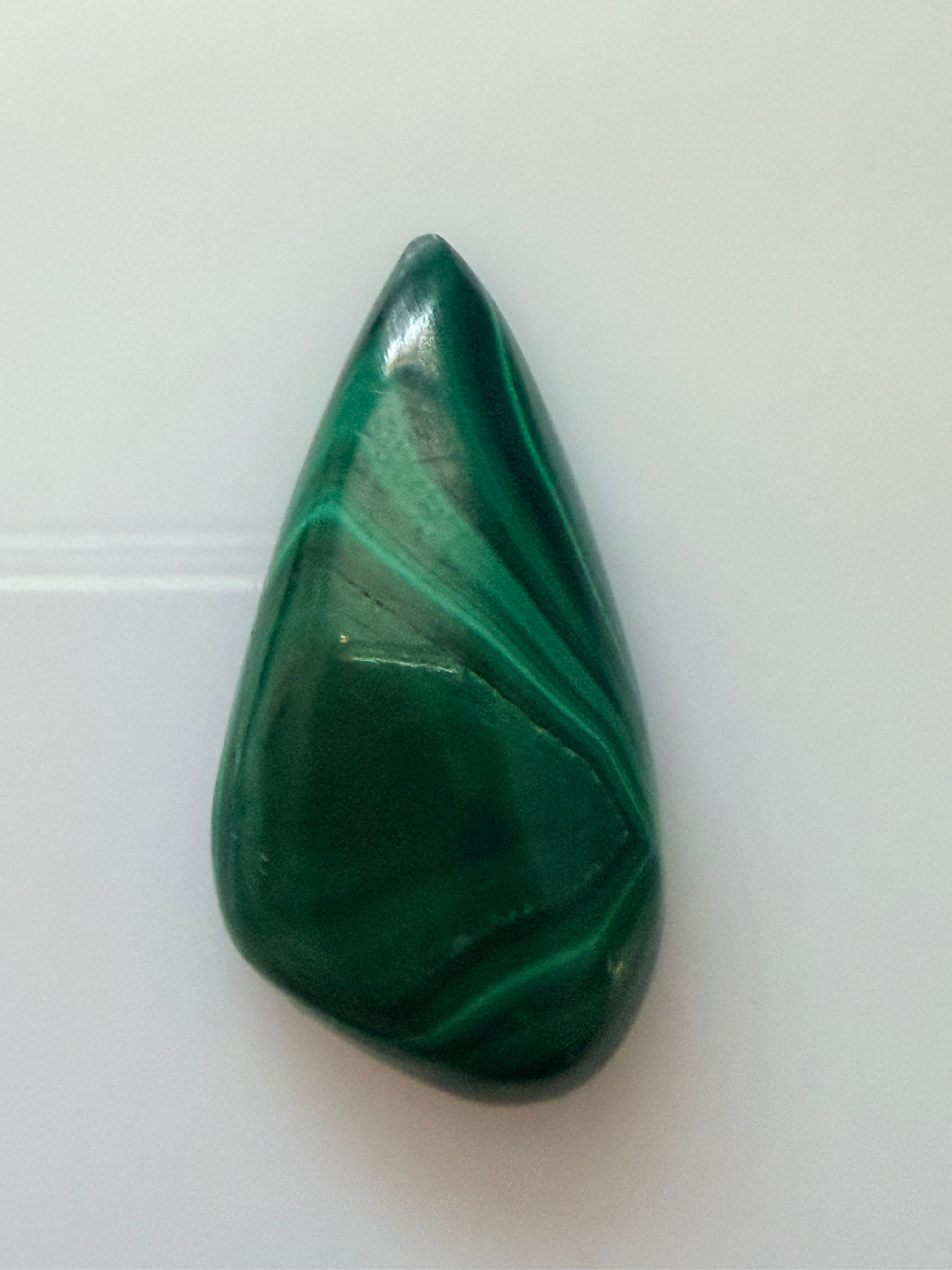 Malachite Drop 27.8x14.2mm 22.98cts
