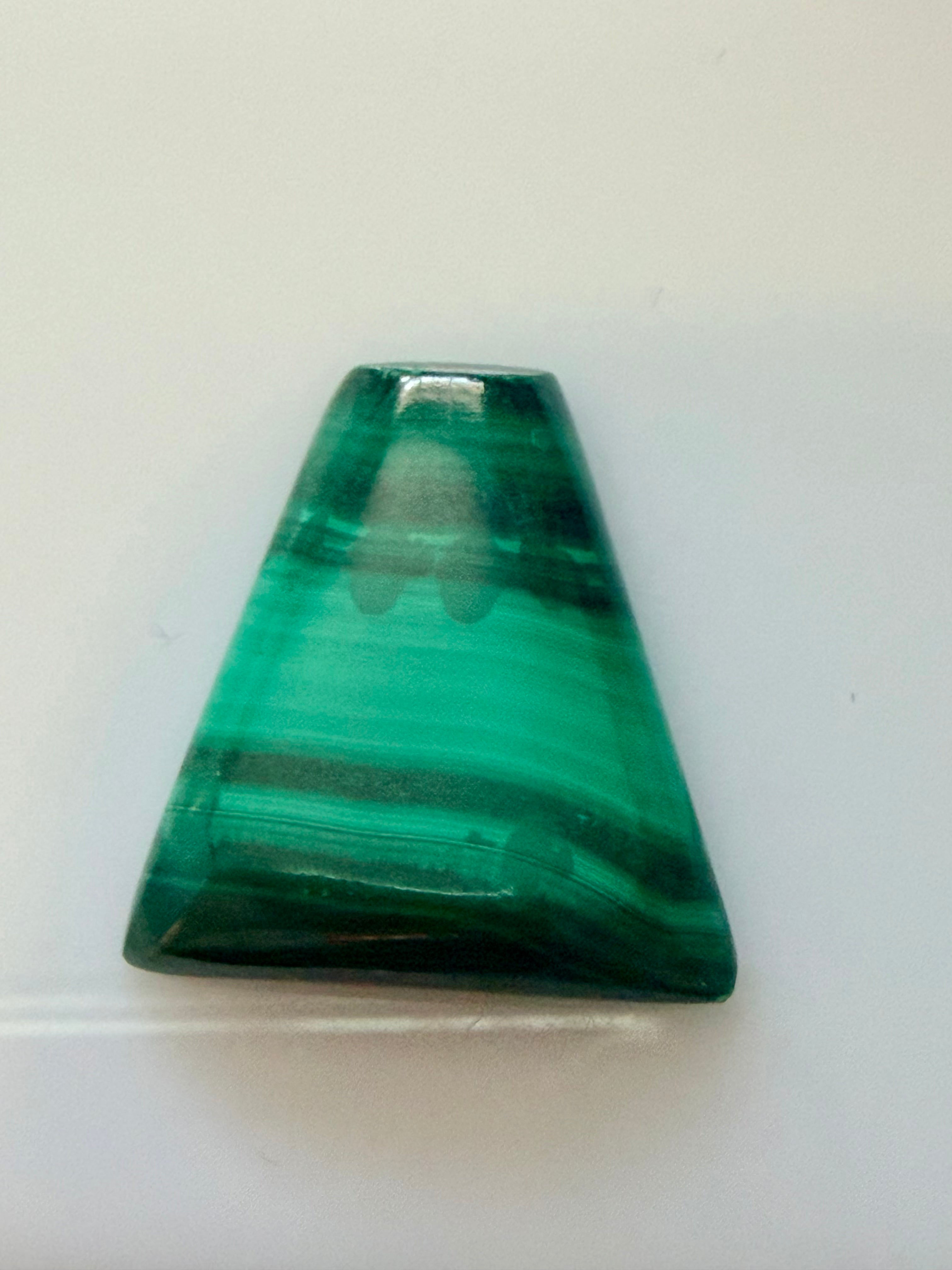 Malachite Fancy Cut 23.8x21mm 27.45cts