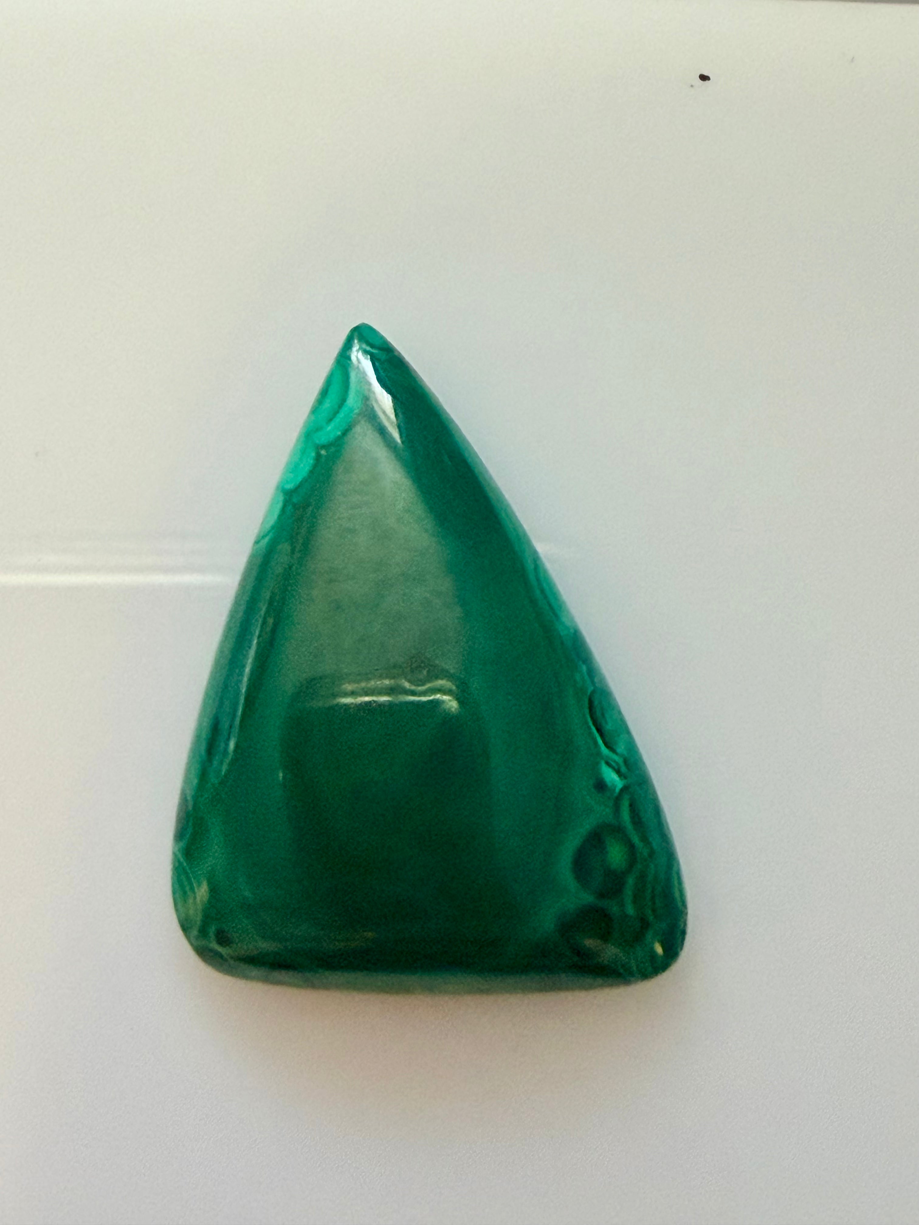 Malachite Triangle 25.4x20mm 25.37cts