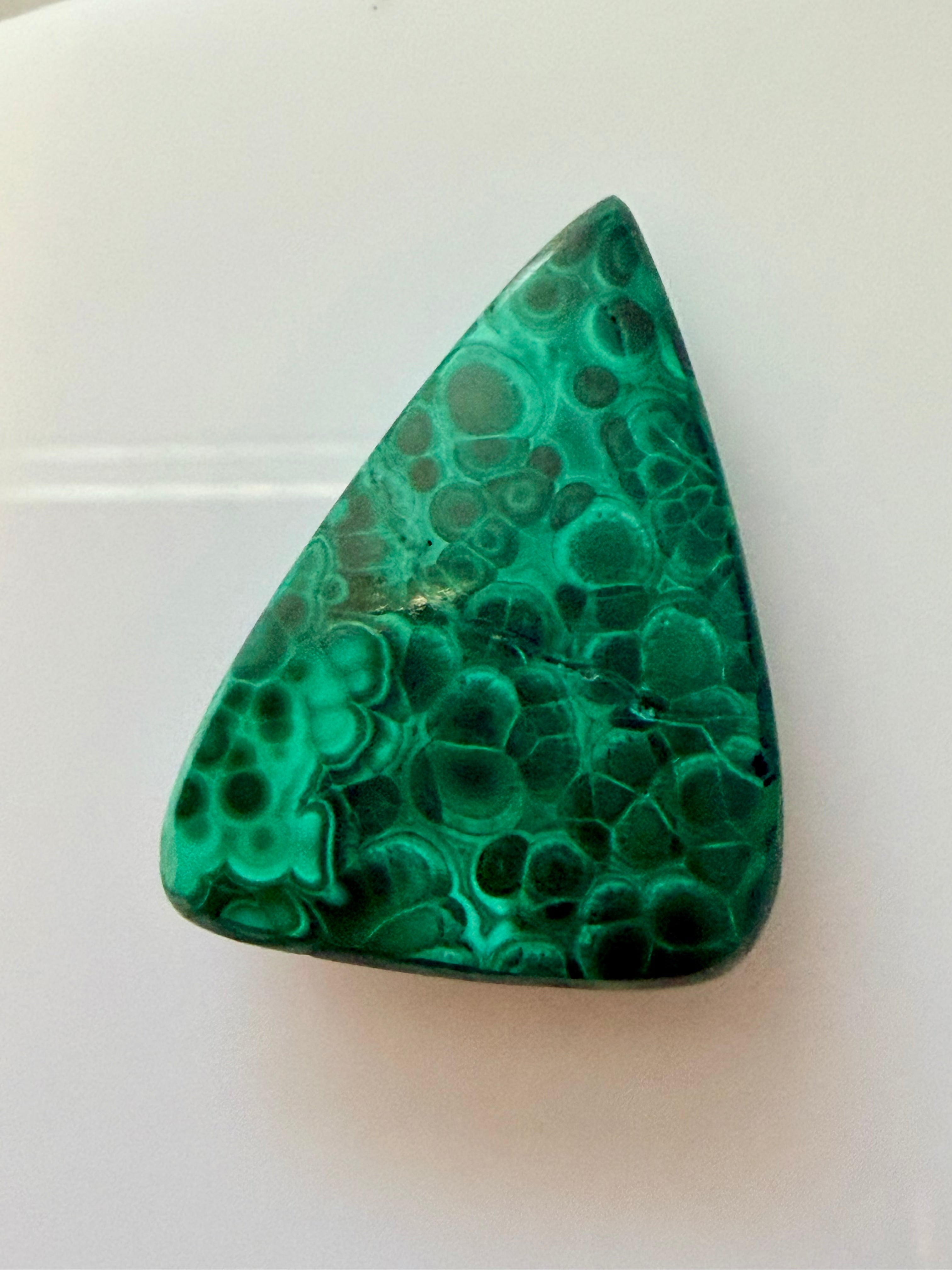 Malachite Triangle 25.4x20mm 25.37cts