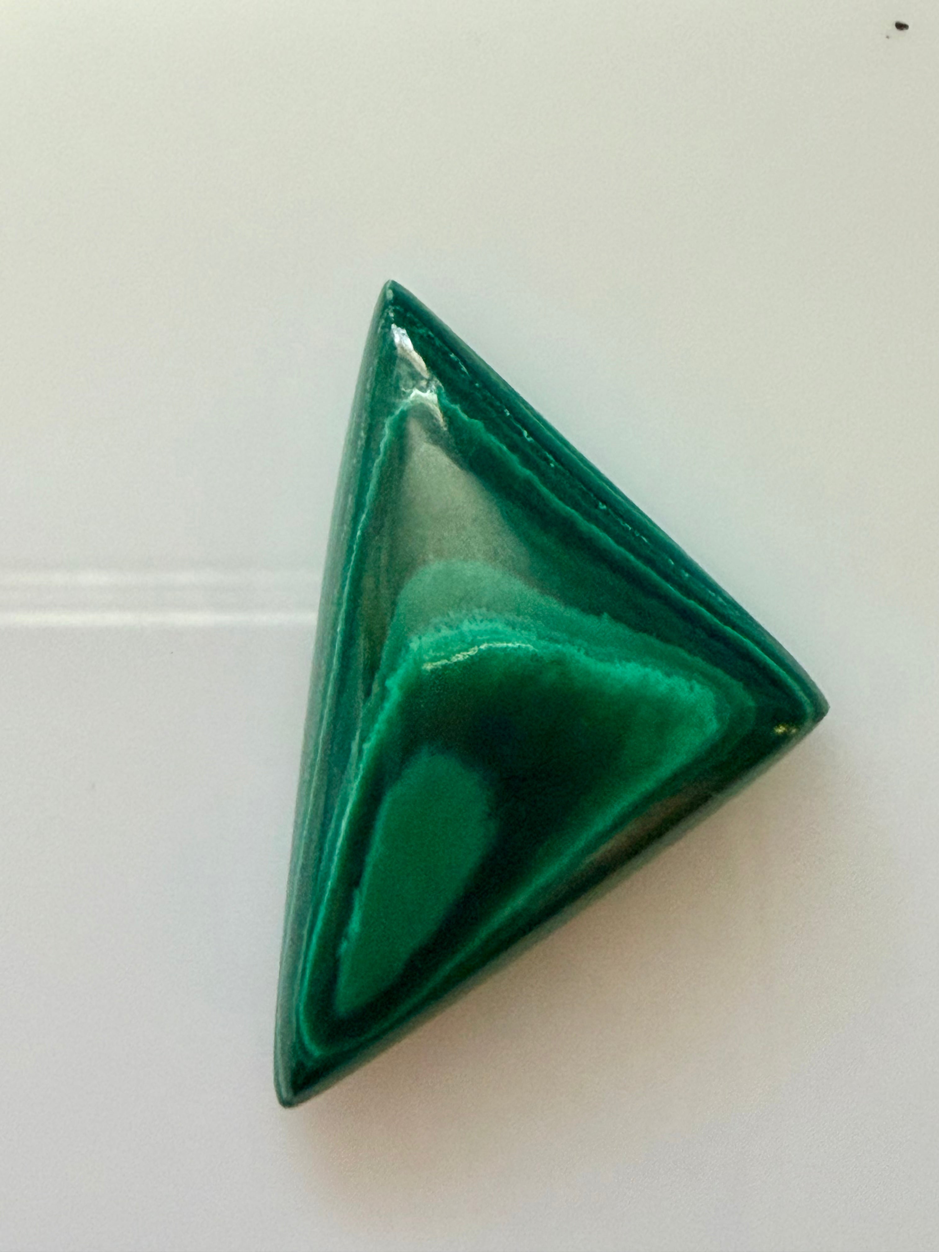 Malachite Triangle 27.5x17mm 23.71cts