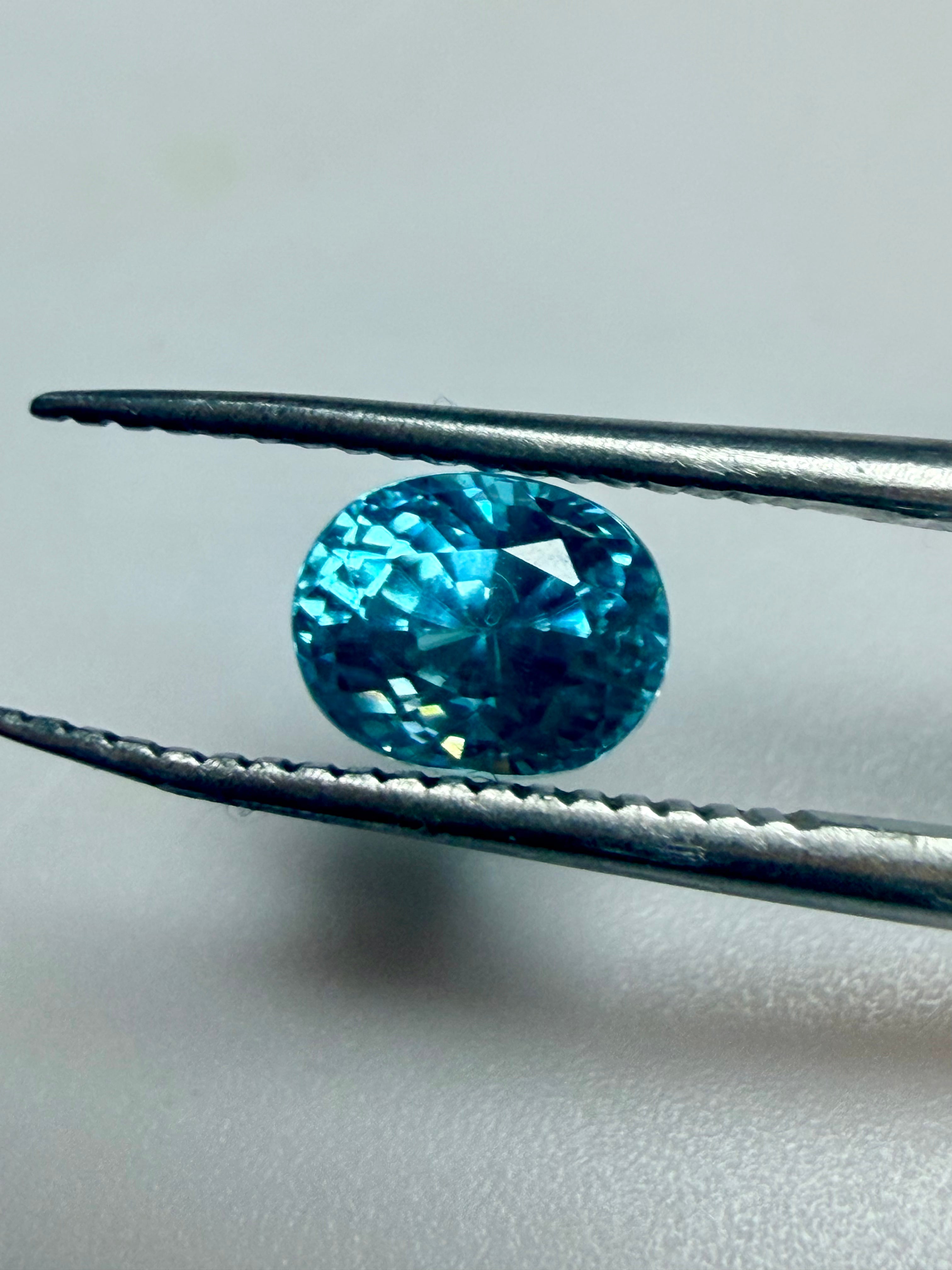 Zircon Blue Oval Gemstone 6.8x5.3mm 1.88ct