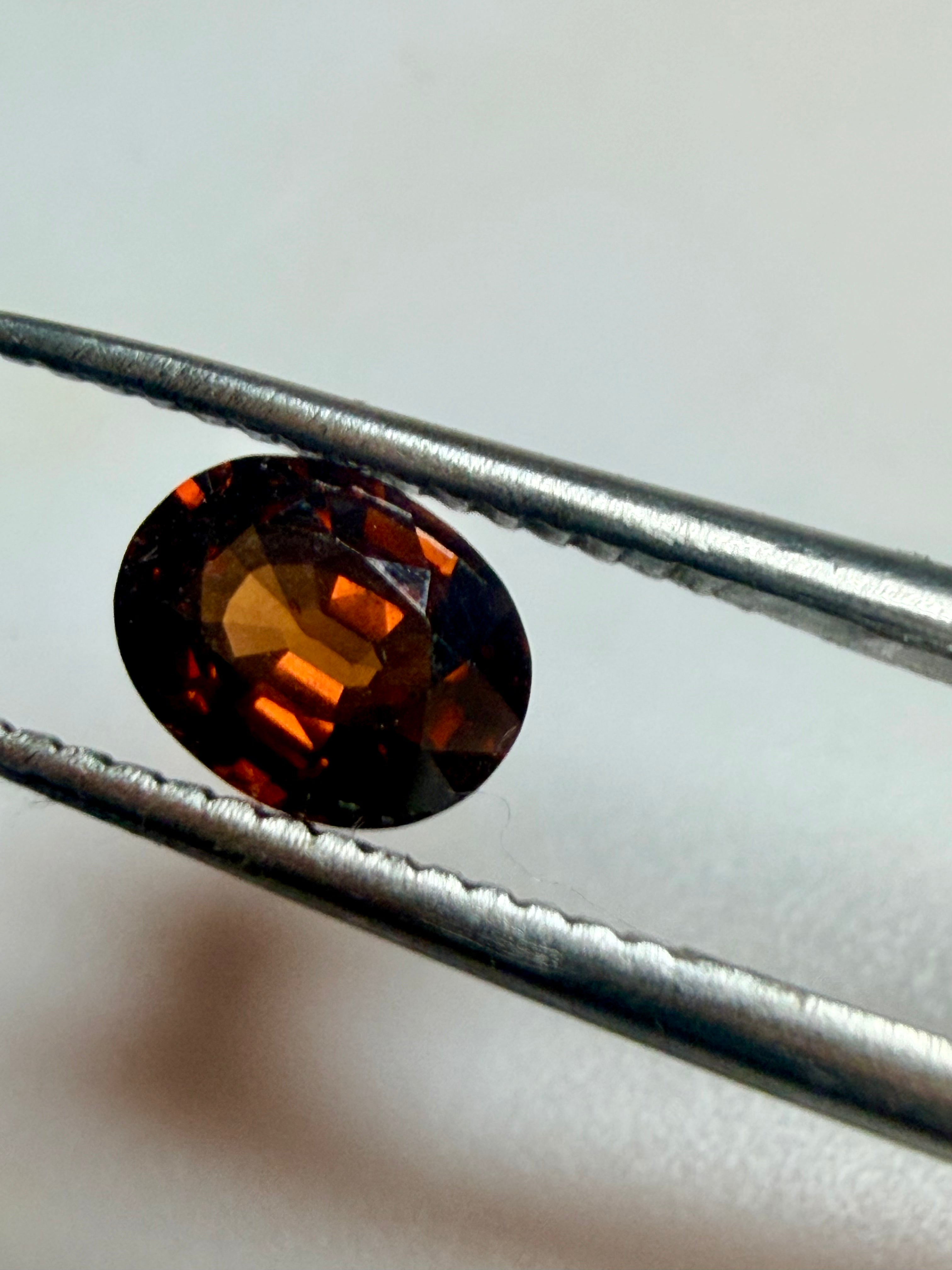 Zircon Red-Brown Oval Gemstone 6.5x5mm 1.08ct