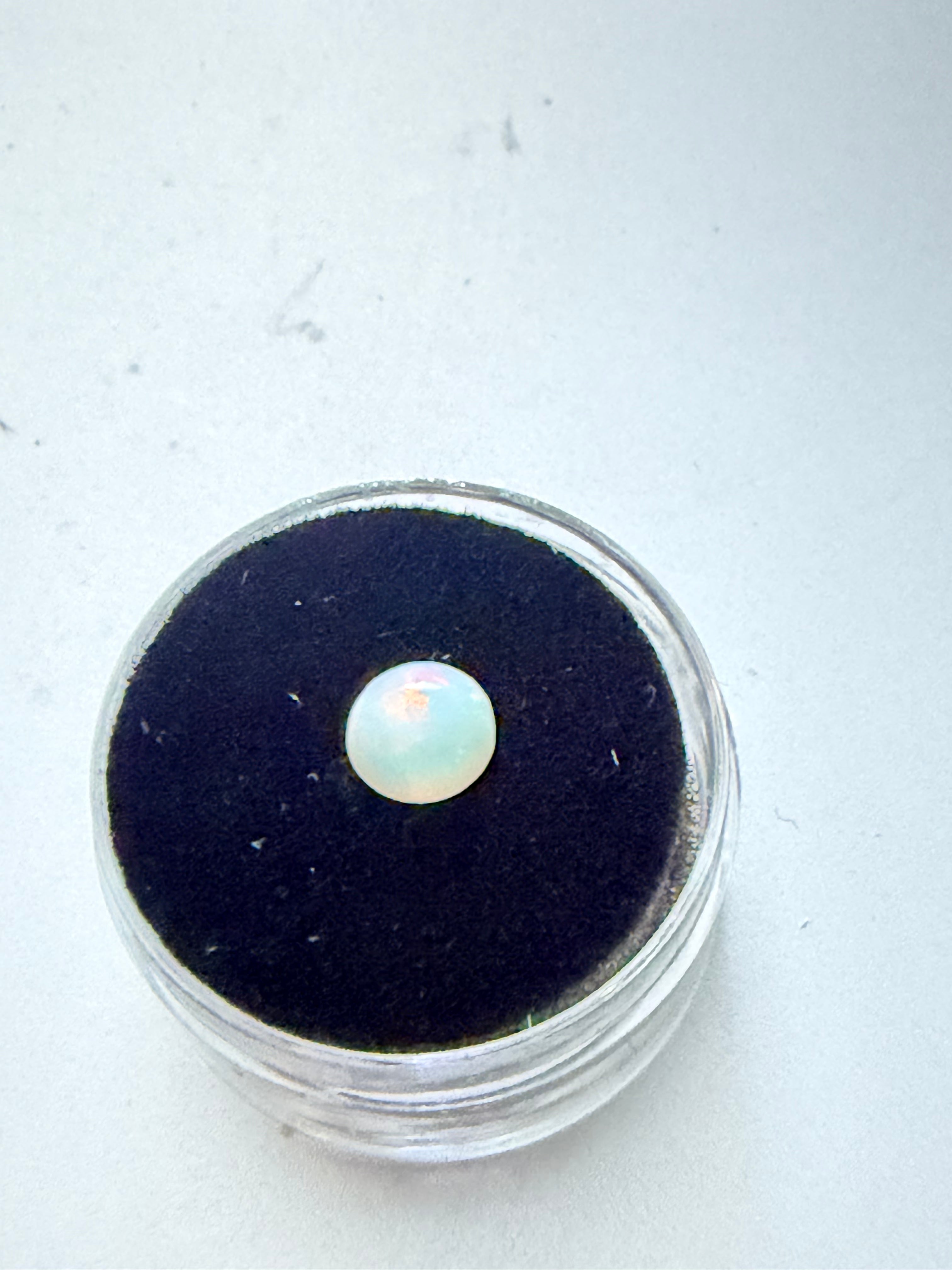 Opal Round 6.4mm 0.70ct