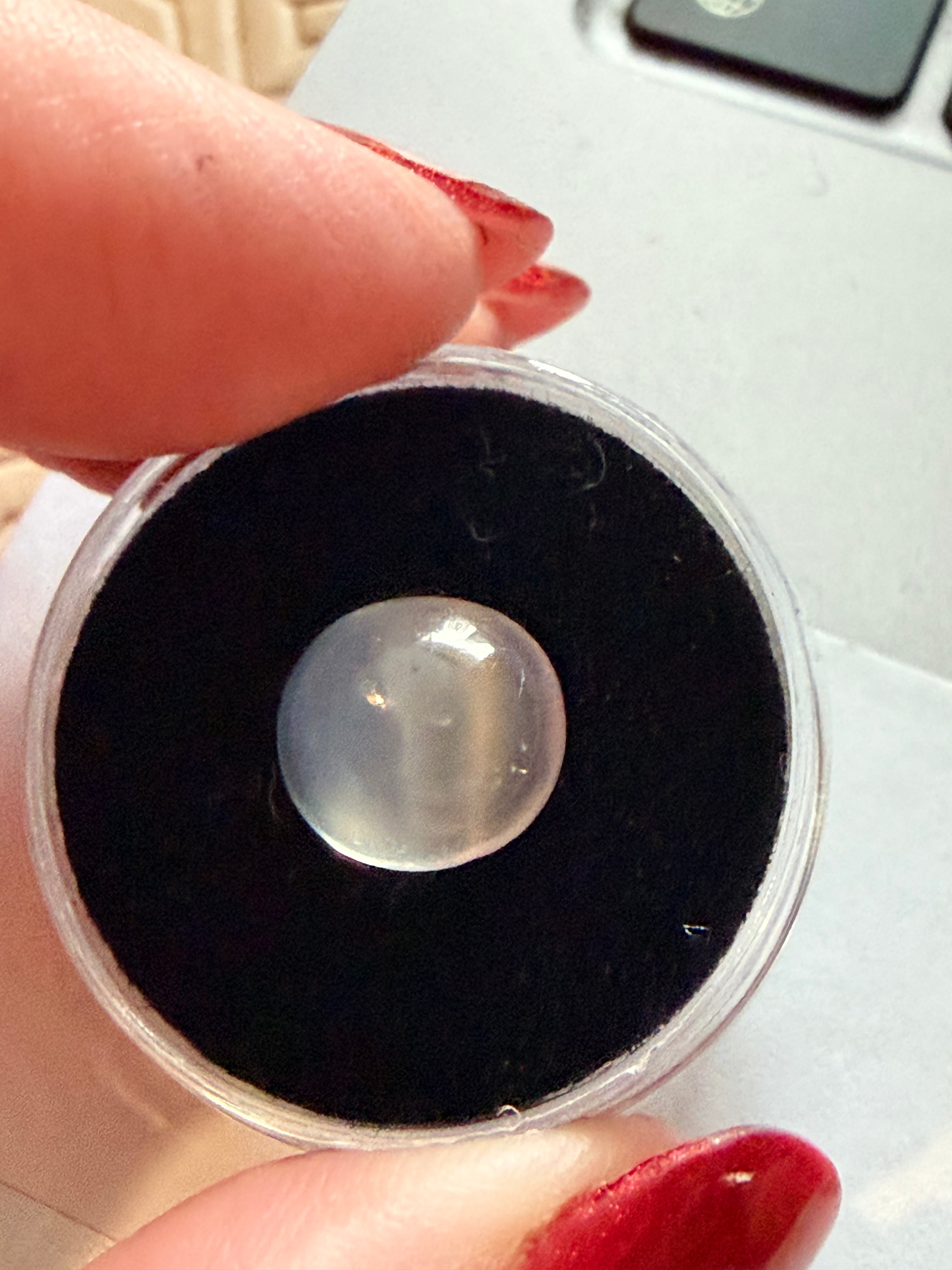 Moonstone Oval 10.1x9.4mm 3.77ct