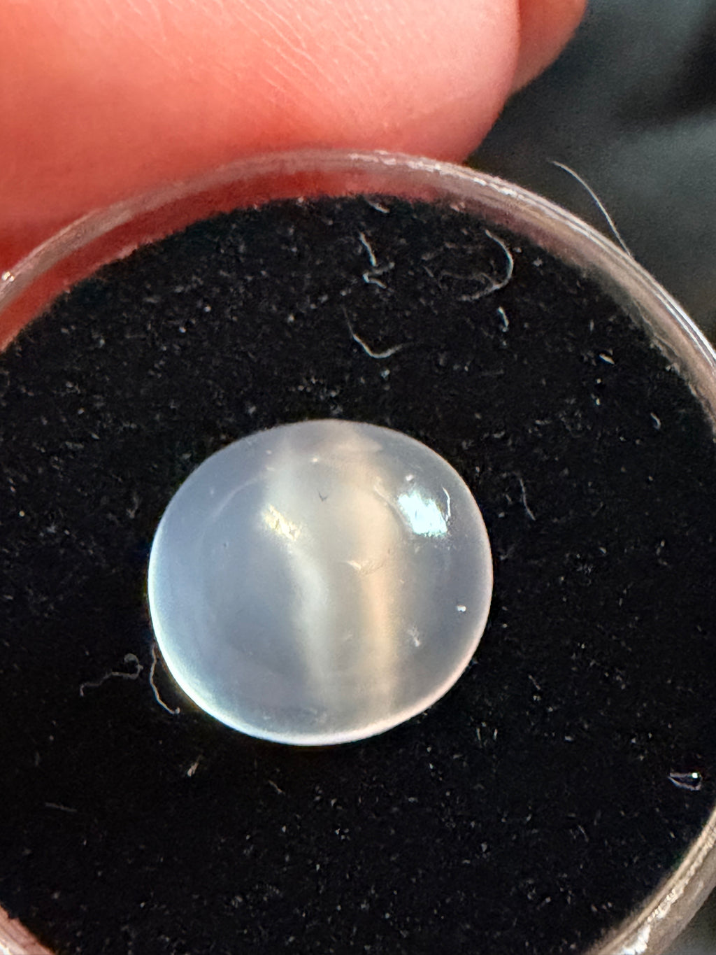 Moonstone Oval 10.1x9.4mm 3.77ct