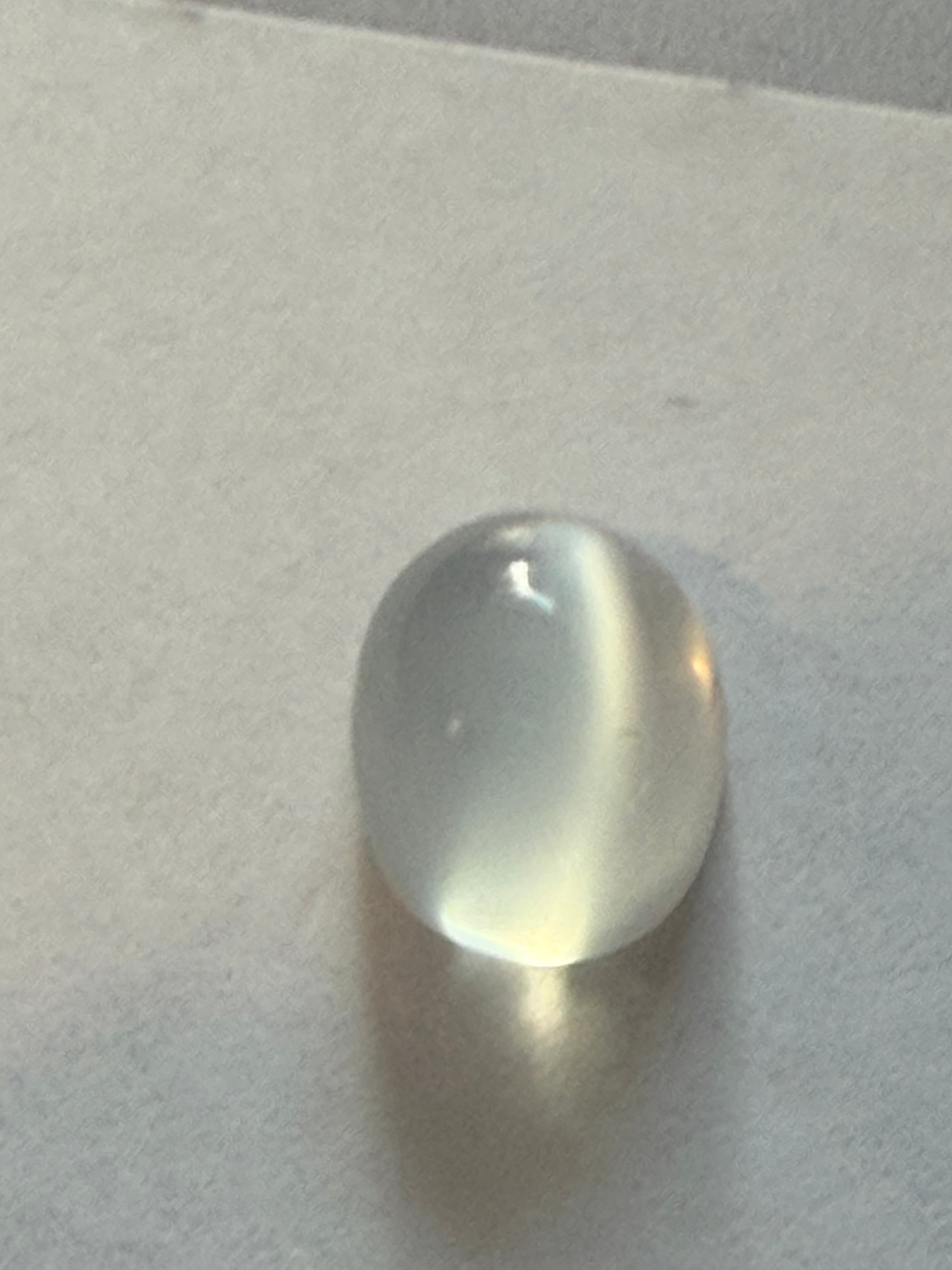 Moonstone Oval 9.6x8mm 3.60ct
