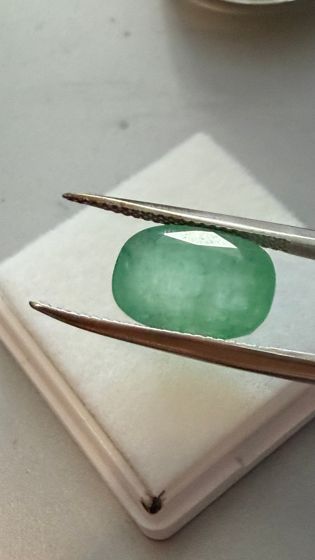 Emerald Large Oval 12.9 × 8.9mm 5.33ct