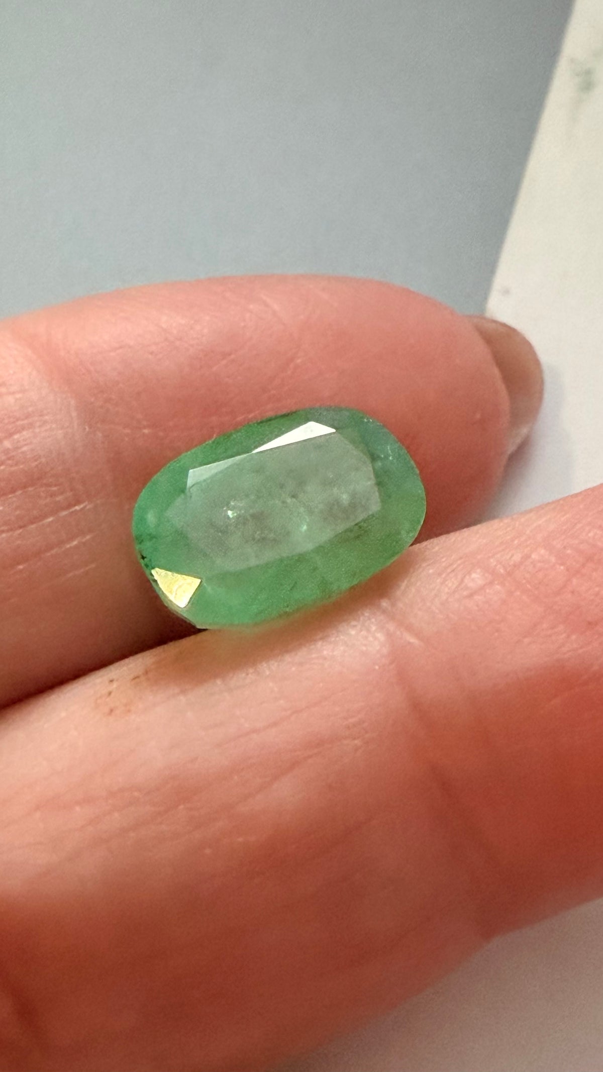 Emerald Large Oval 12.9 × 8.9mm 5.33ct