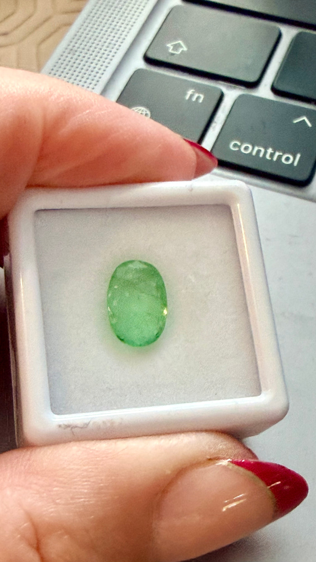 Emerald Oval 10.6 × 8mm 2.14ct