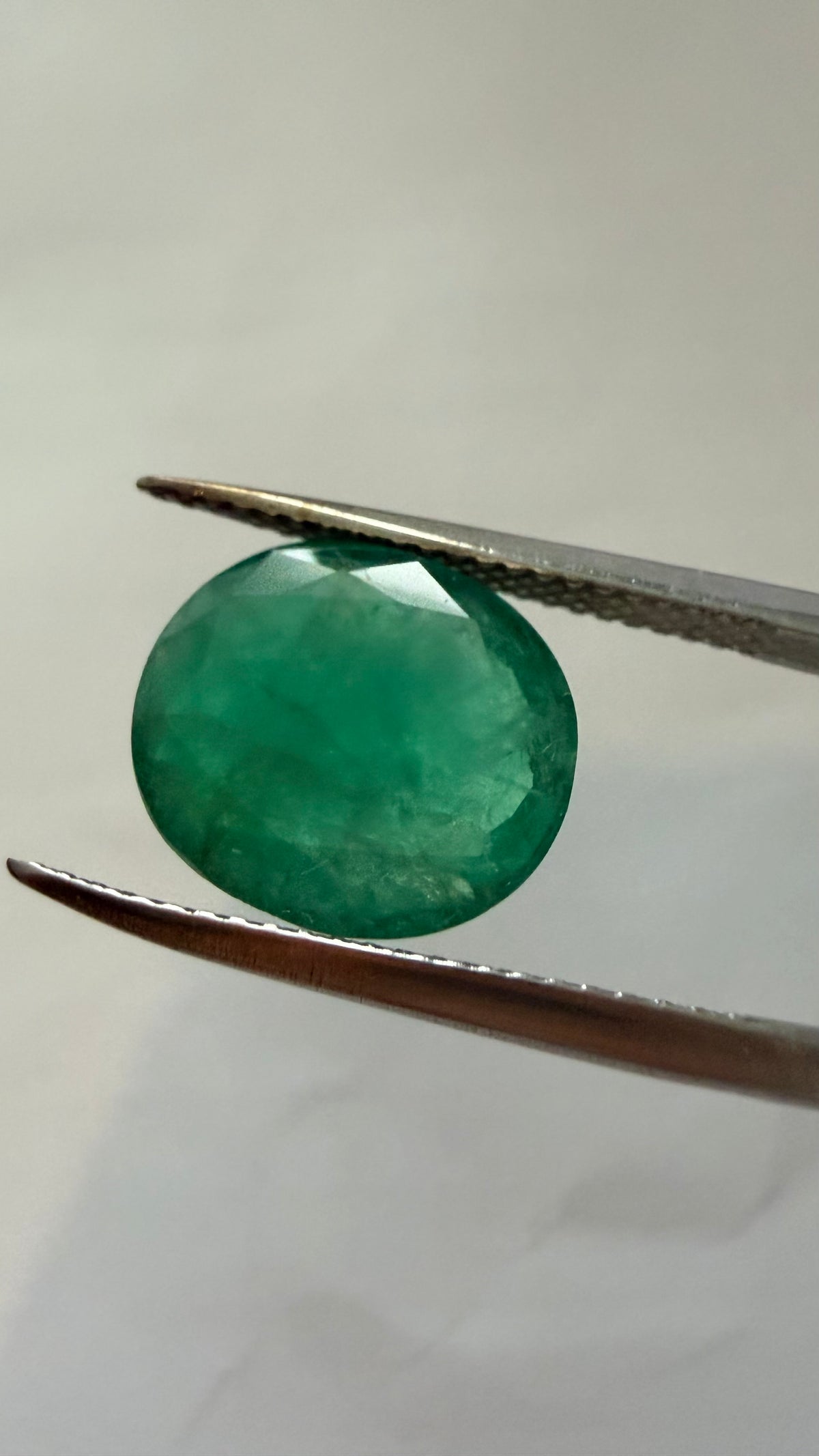 Emerald Oval 12 × 10.5mm 3.75ct