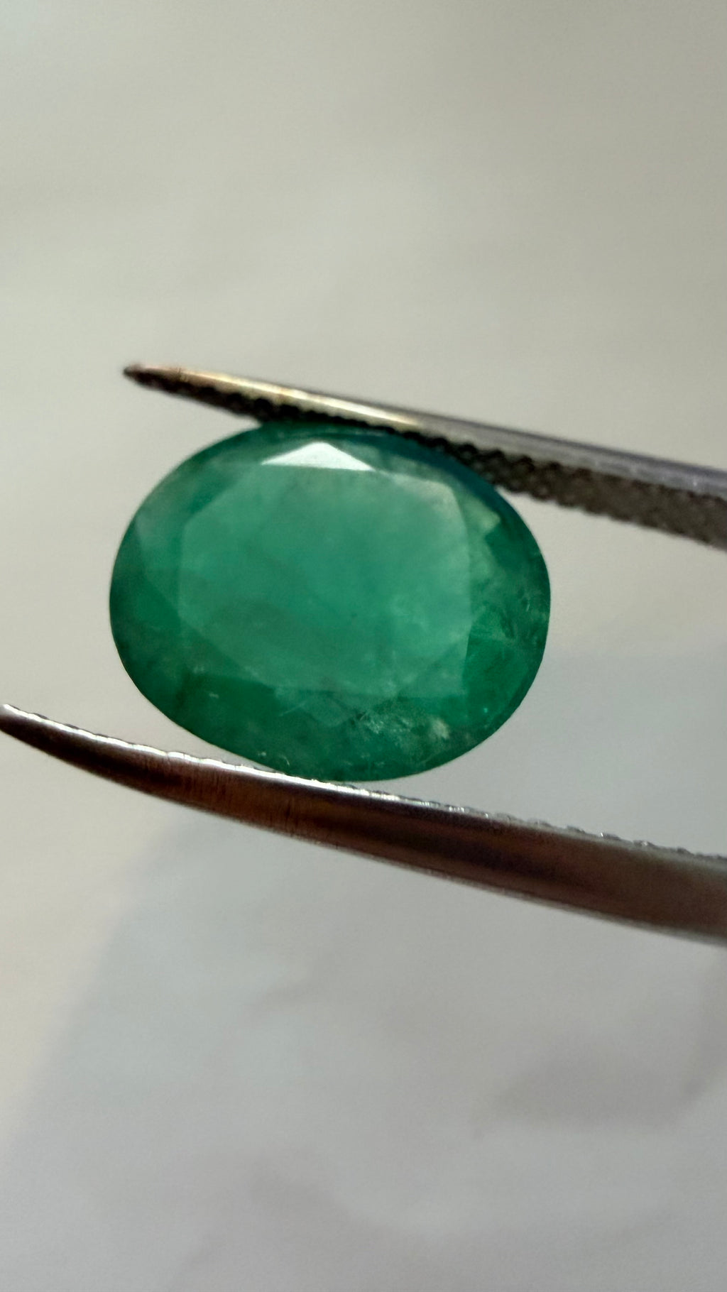 Emerald Oval 12 × 10.5mm 3.75ct