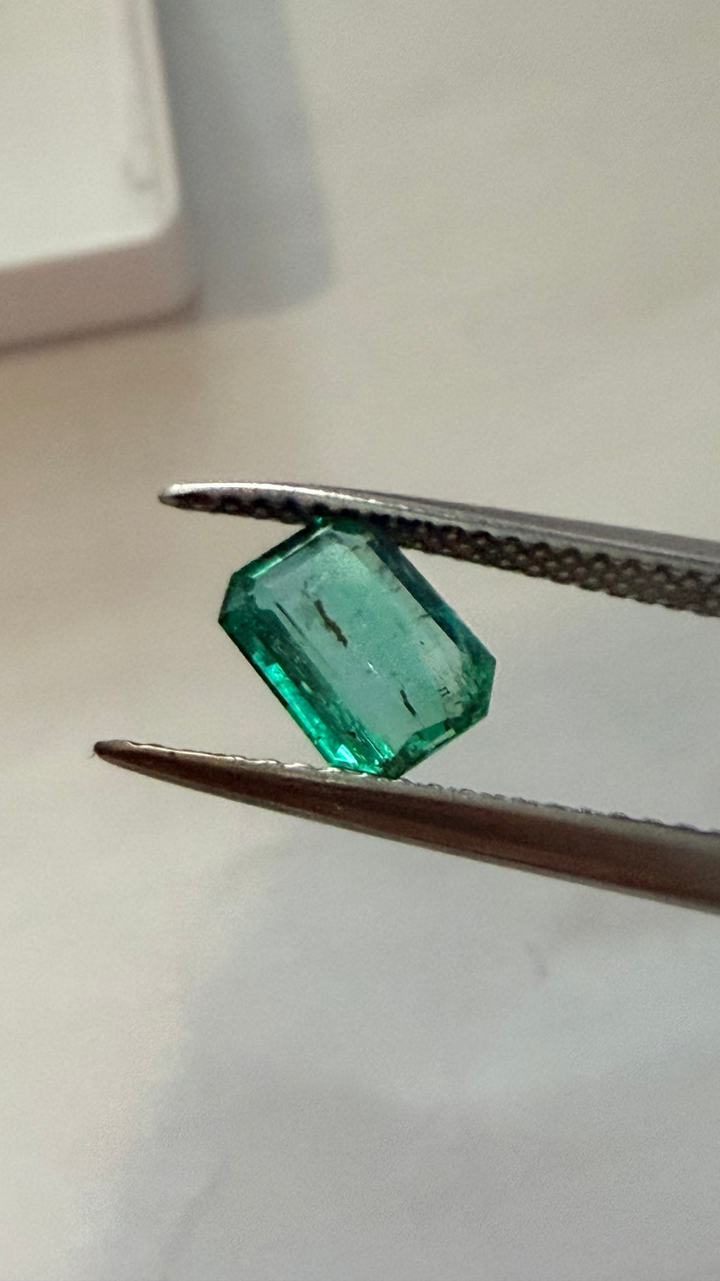 Emerald Good Colour Emerald Cut 7.5 × 5.5mm 0.93ct