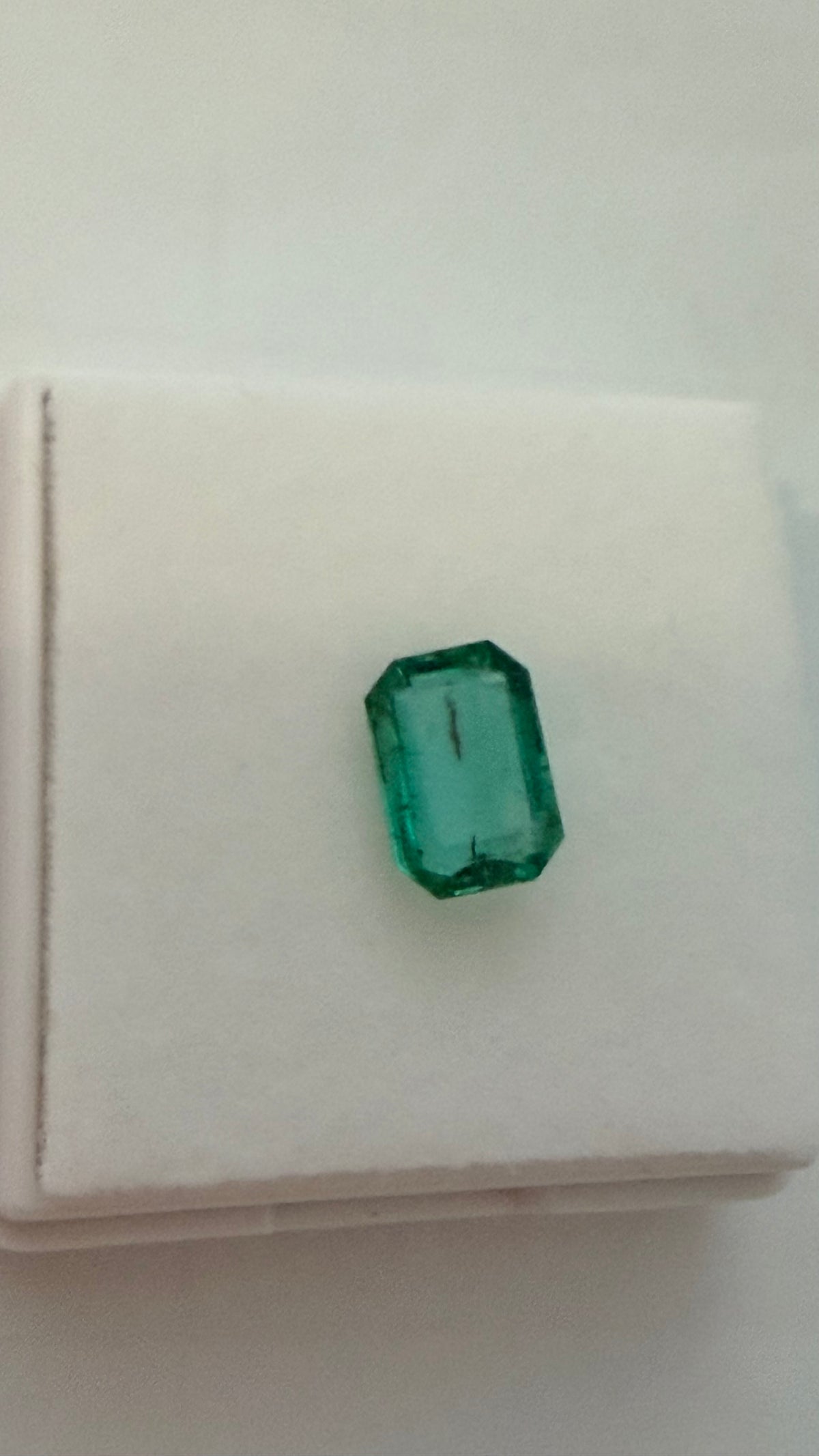 Emerald Good Colour Emerald Cut 7.5 × 5.5mm 0.93ct