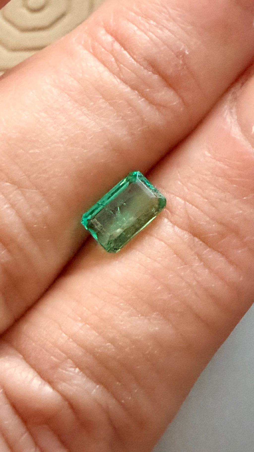 Emerald Cut Emerald 7.6 × 4.9mm 1.18ct