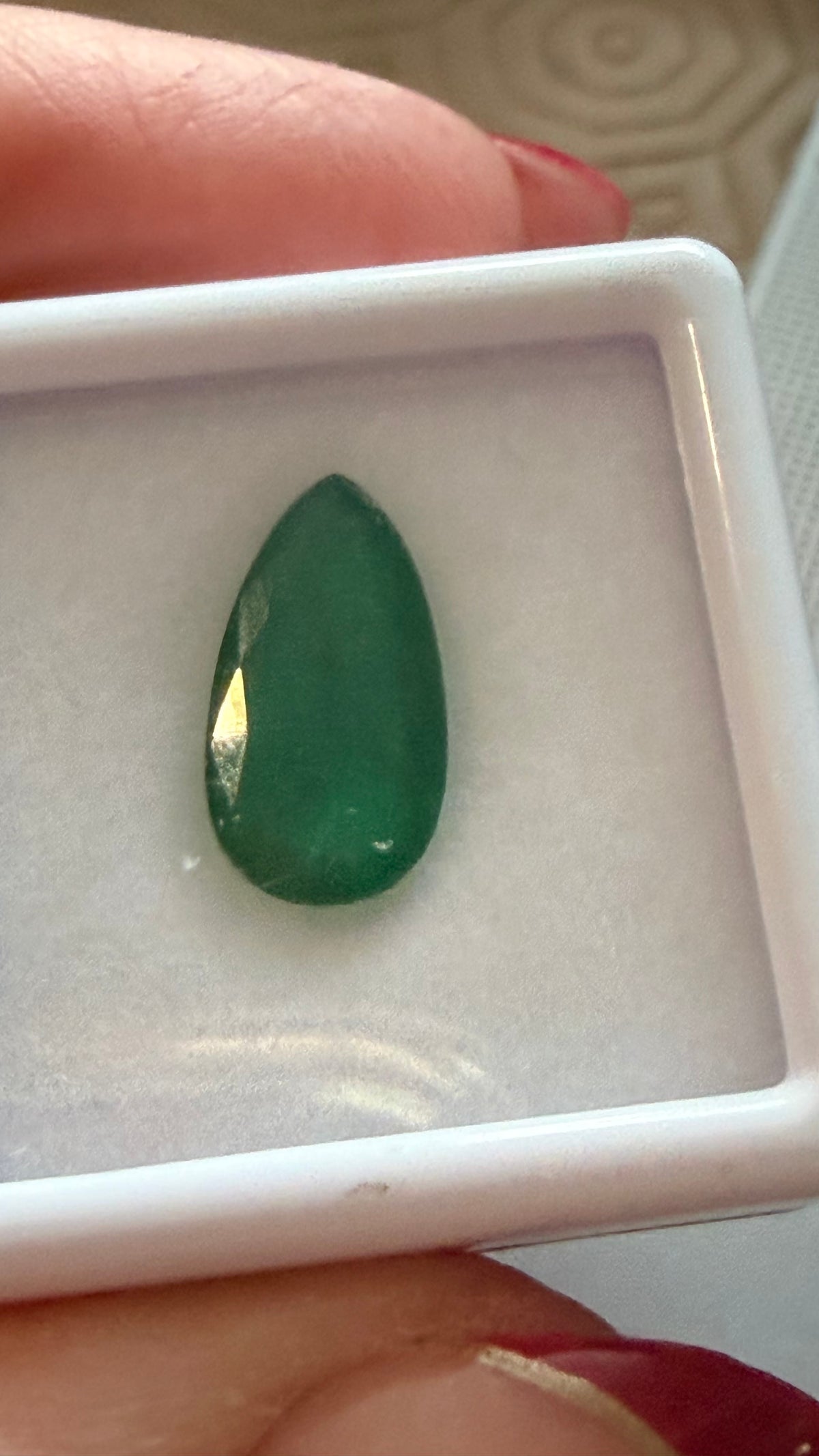 Emerald Very Good Colour Pear Shape 13mm × 7mm 2.77ct